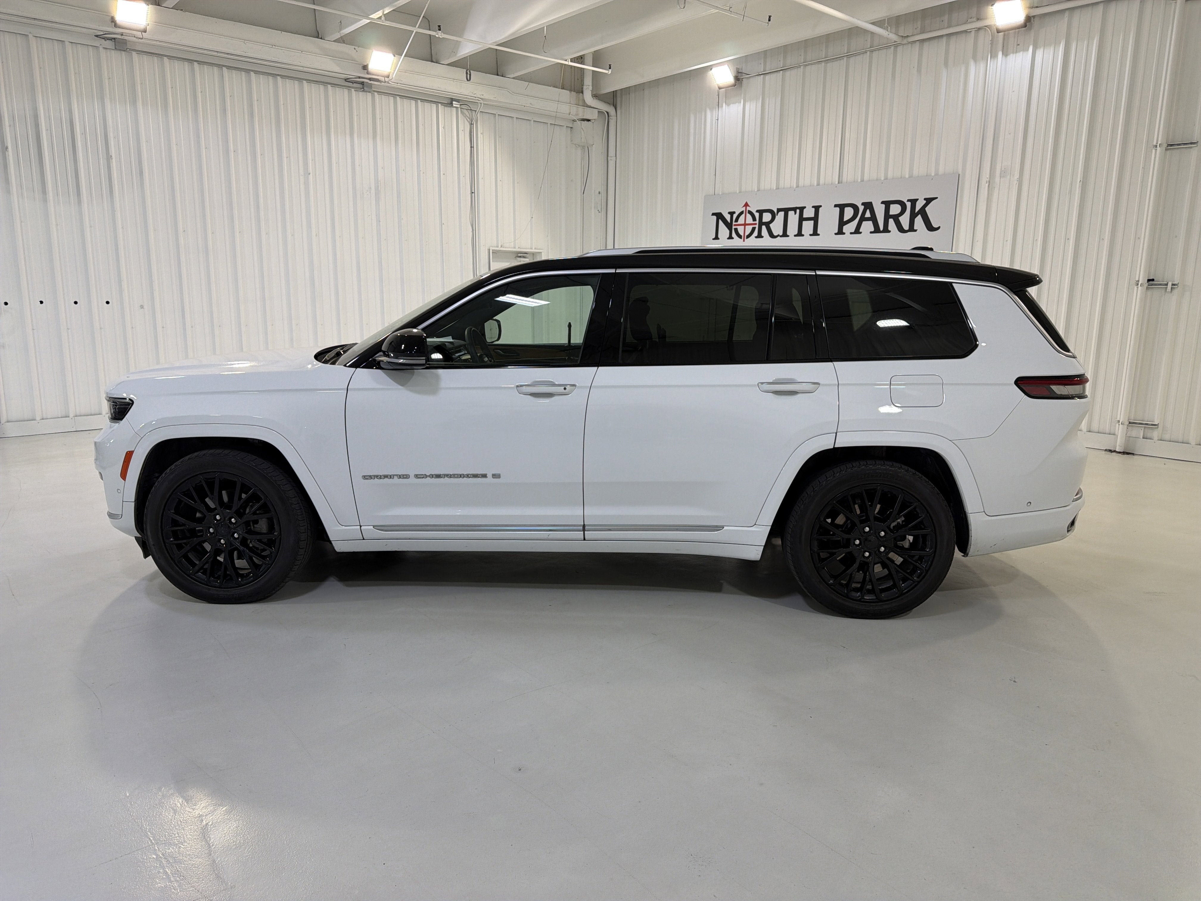 2023 Jeep Grand Cherokee L Summit Reserve