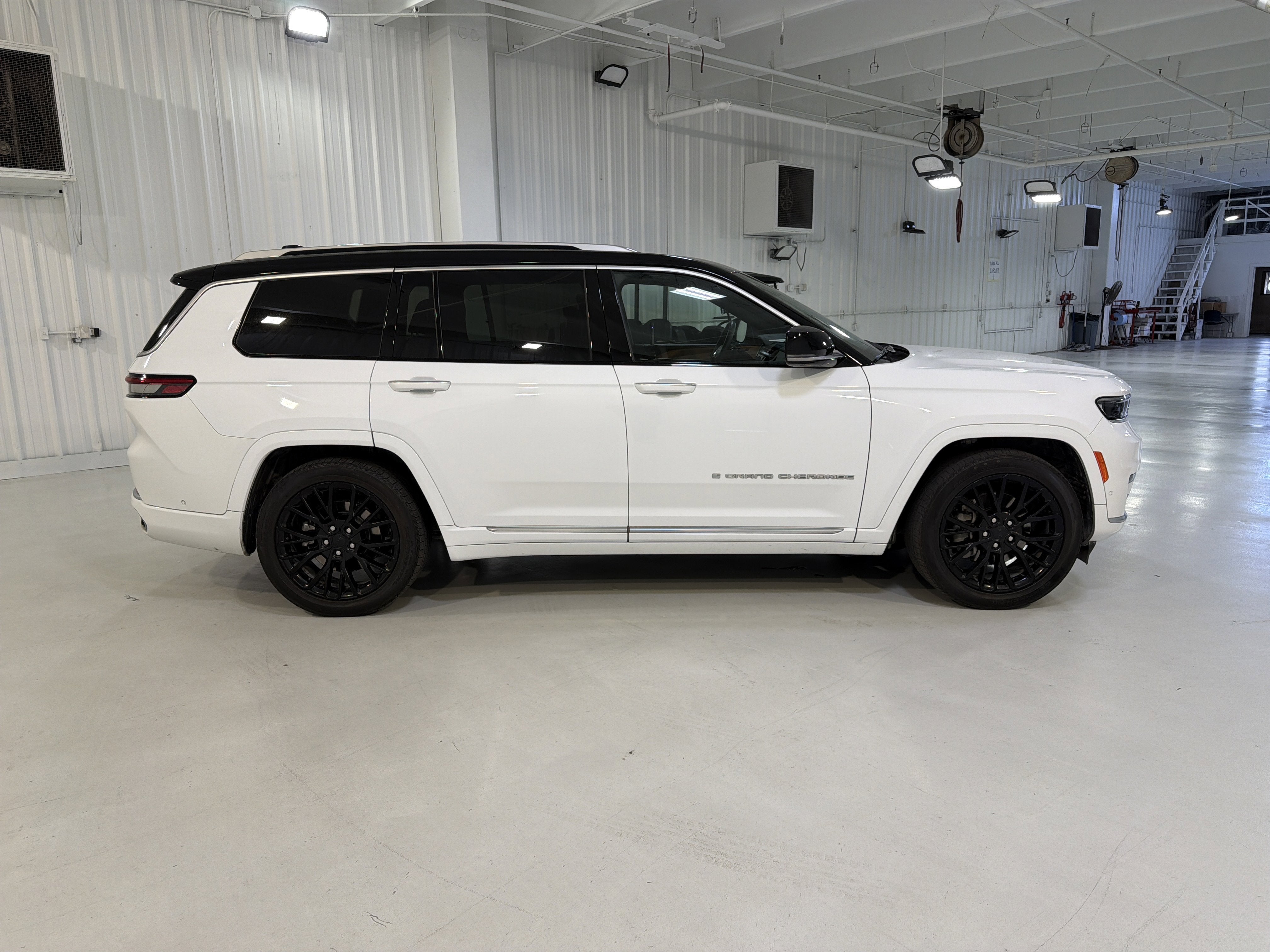 2023 Jeep Grand Cherokee L Summit Reserve