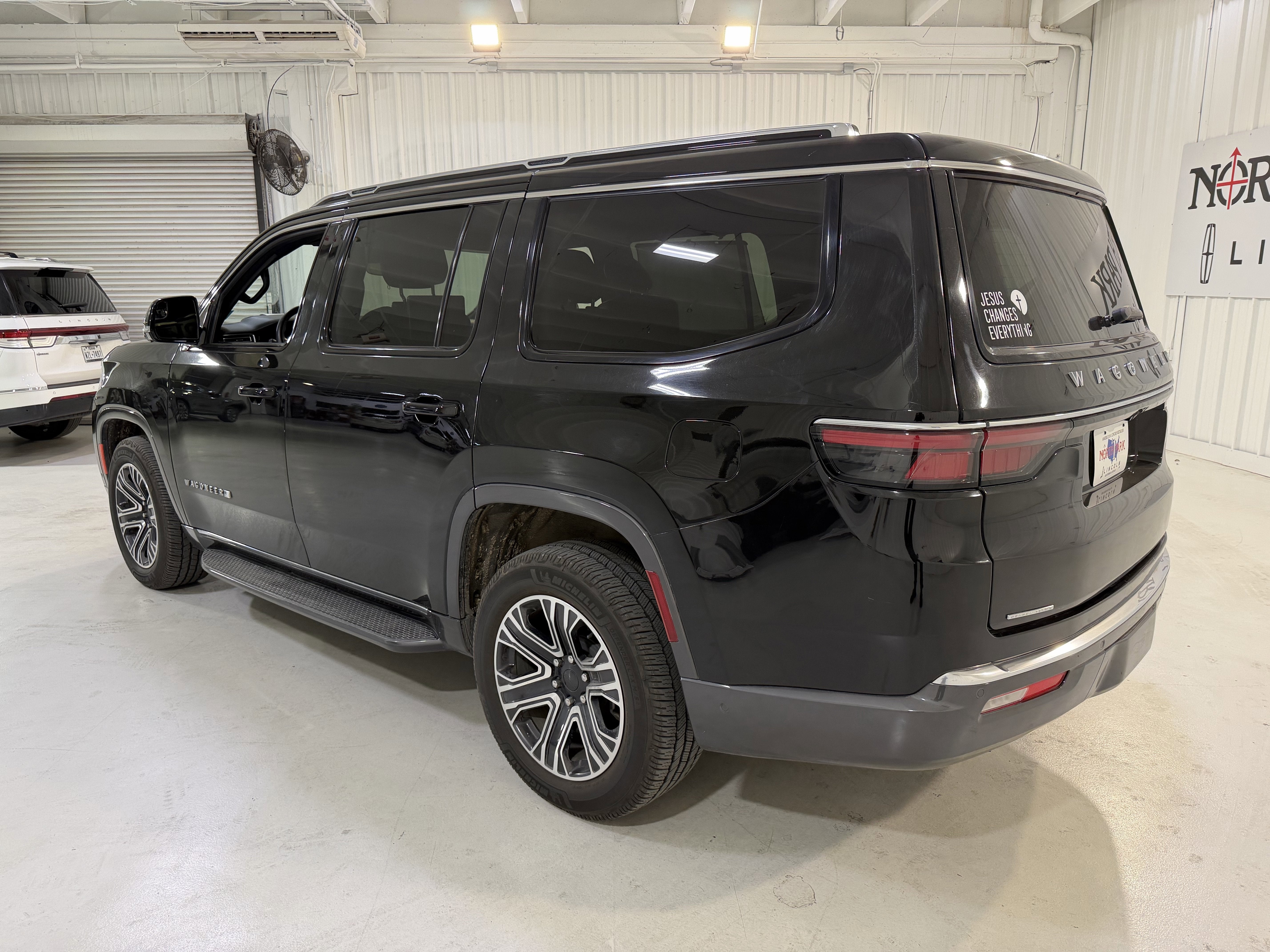 2022 Jeep Wagoneer Series III