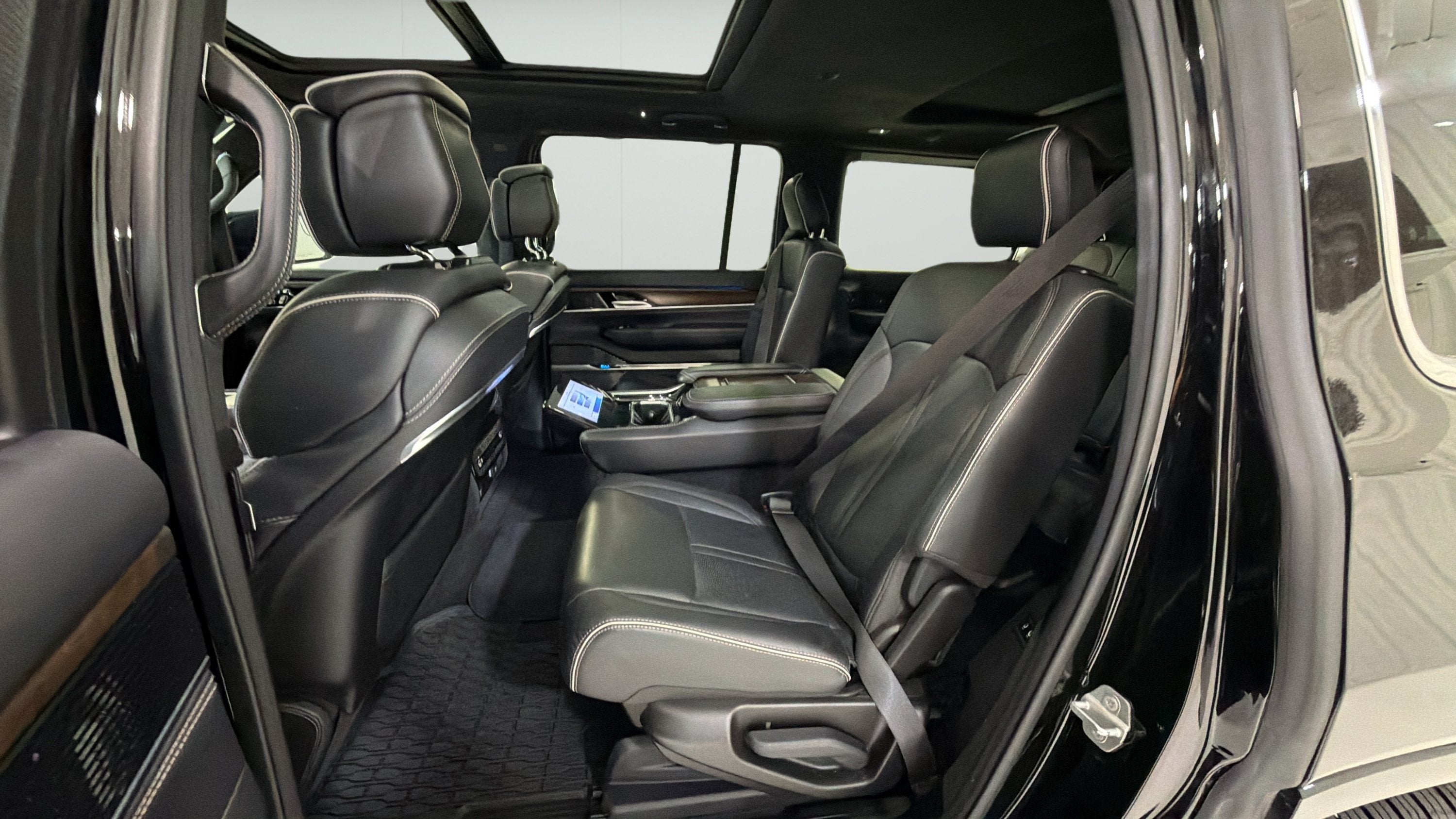 2023 Jeep Grand Wagoneer Series II