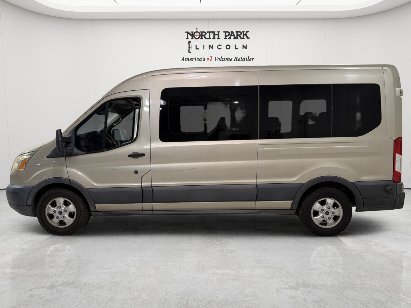 2017 Ford Transit Wagon XLT