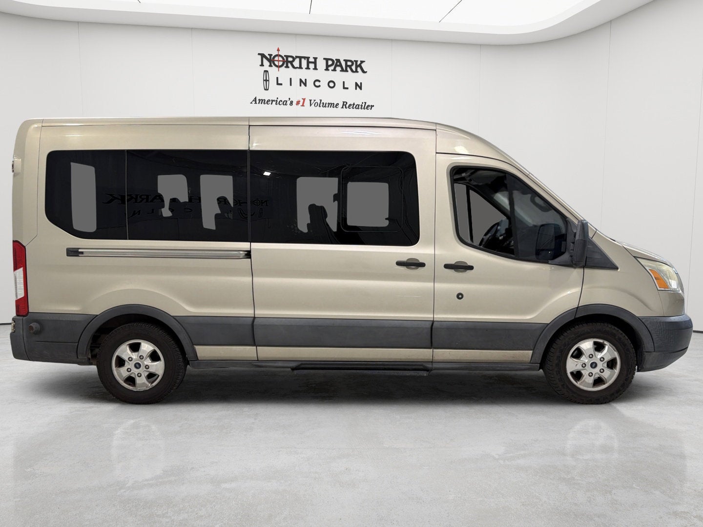 2017 Ford Transit Wagon XLT