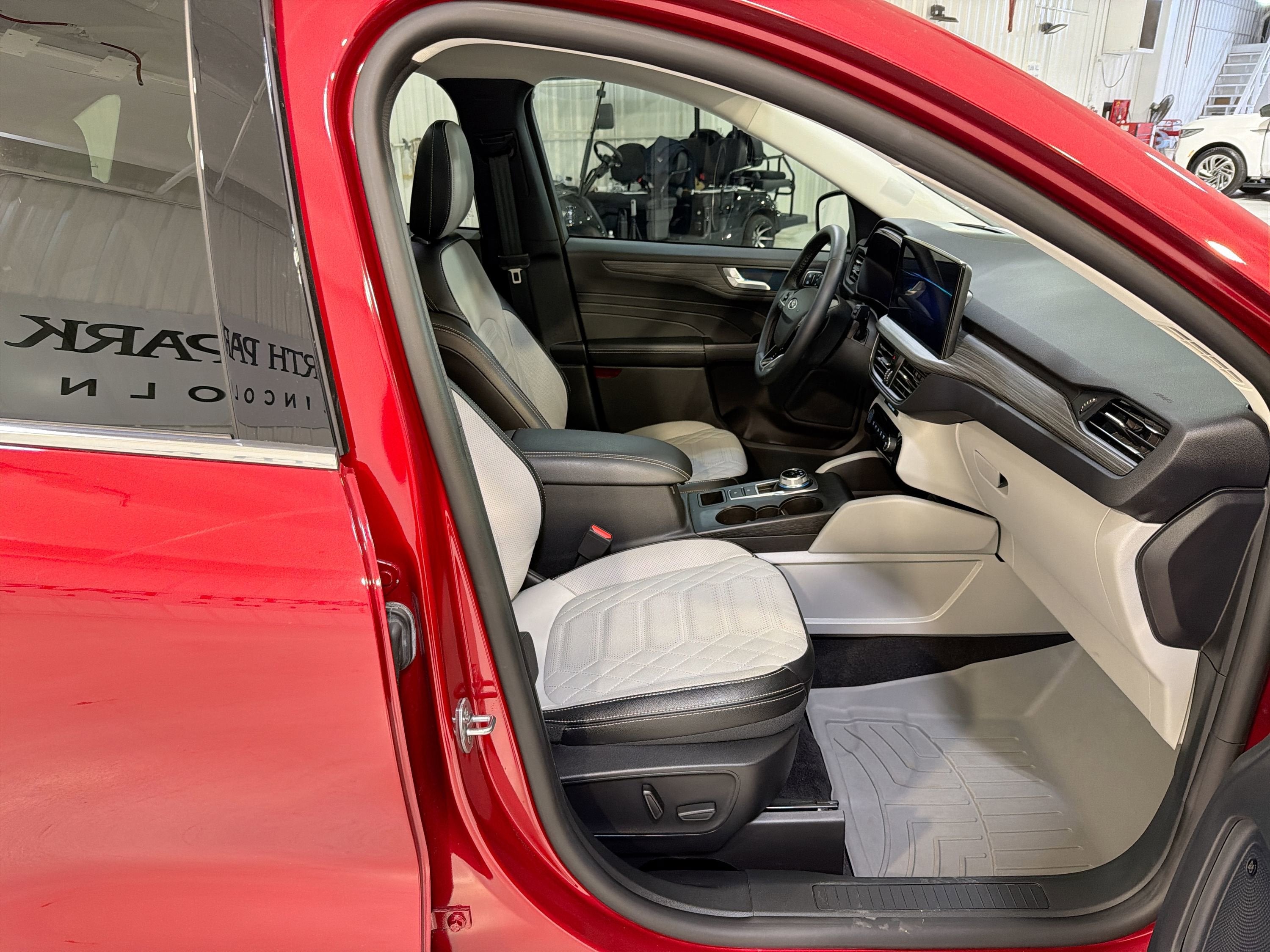 2024 Ford Escape Platinum