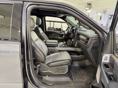 2022 Ford F-150 Lightning Base