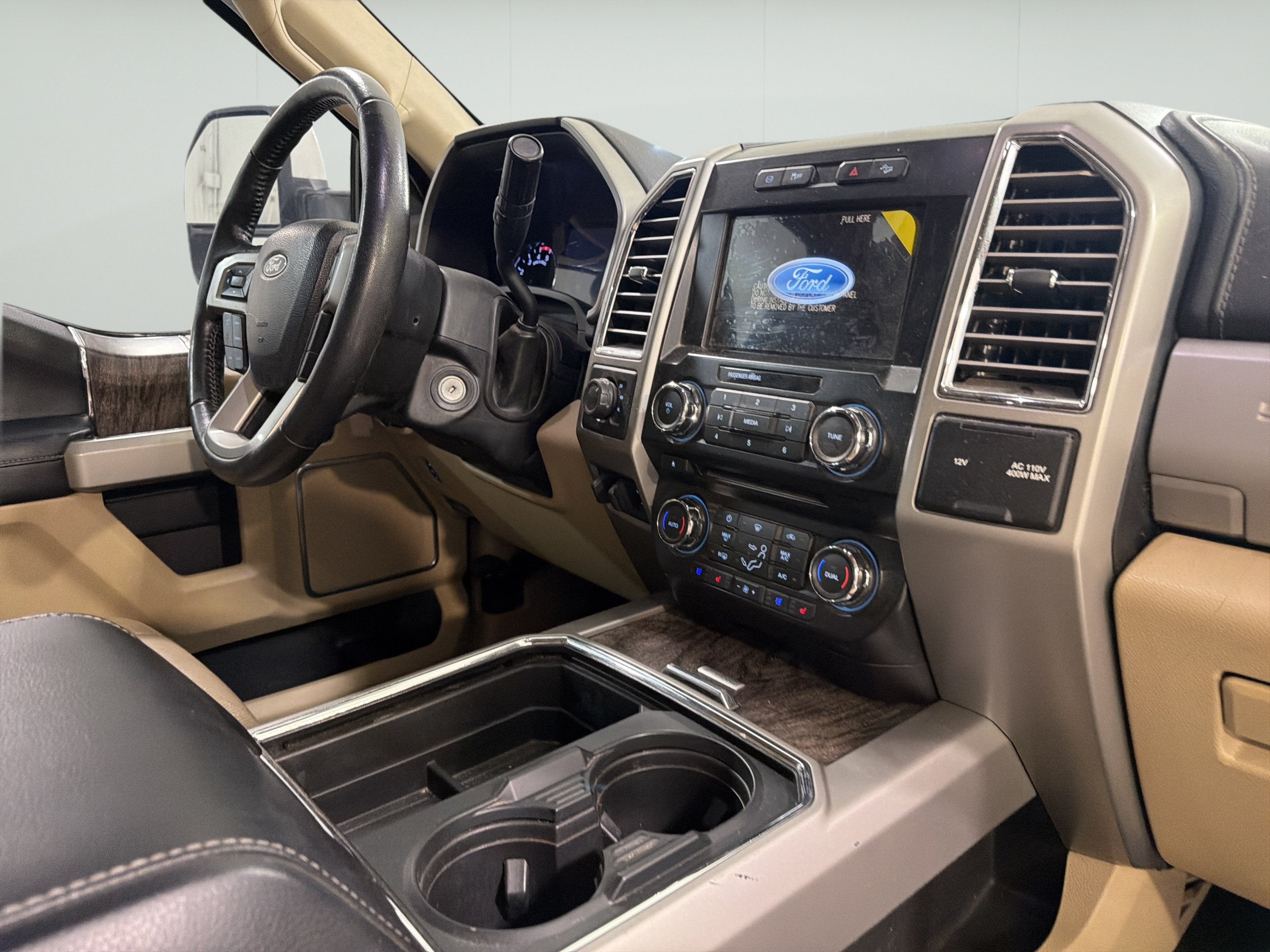 2017 Ford Super Duty F-350 SRW Lariat