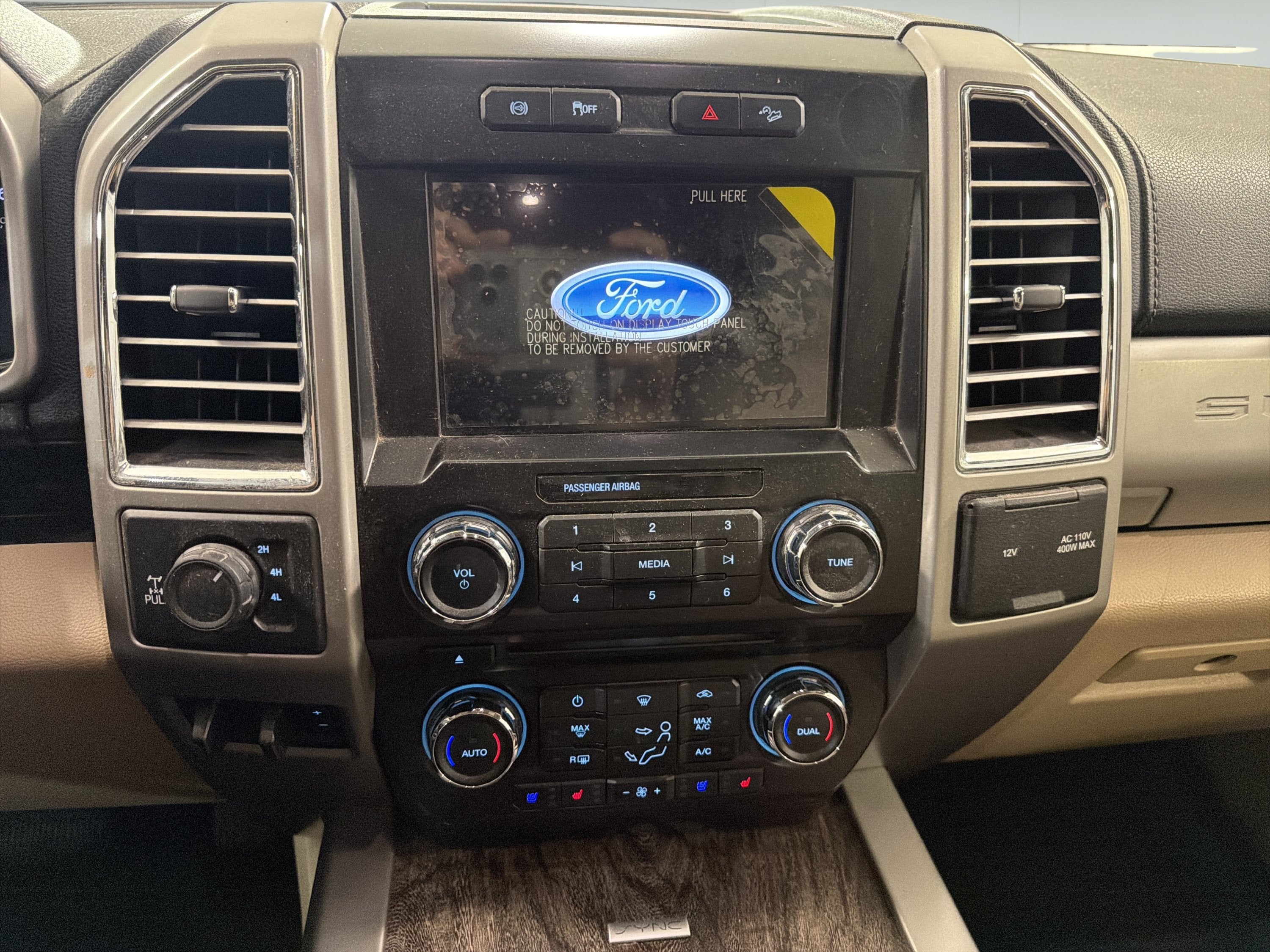 2017 Ford Super Duty F-350 SRW Lariat