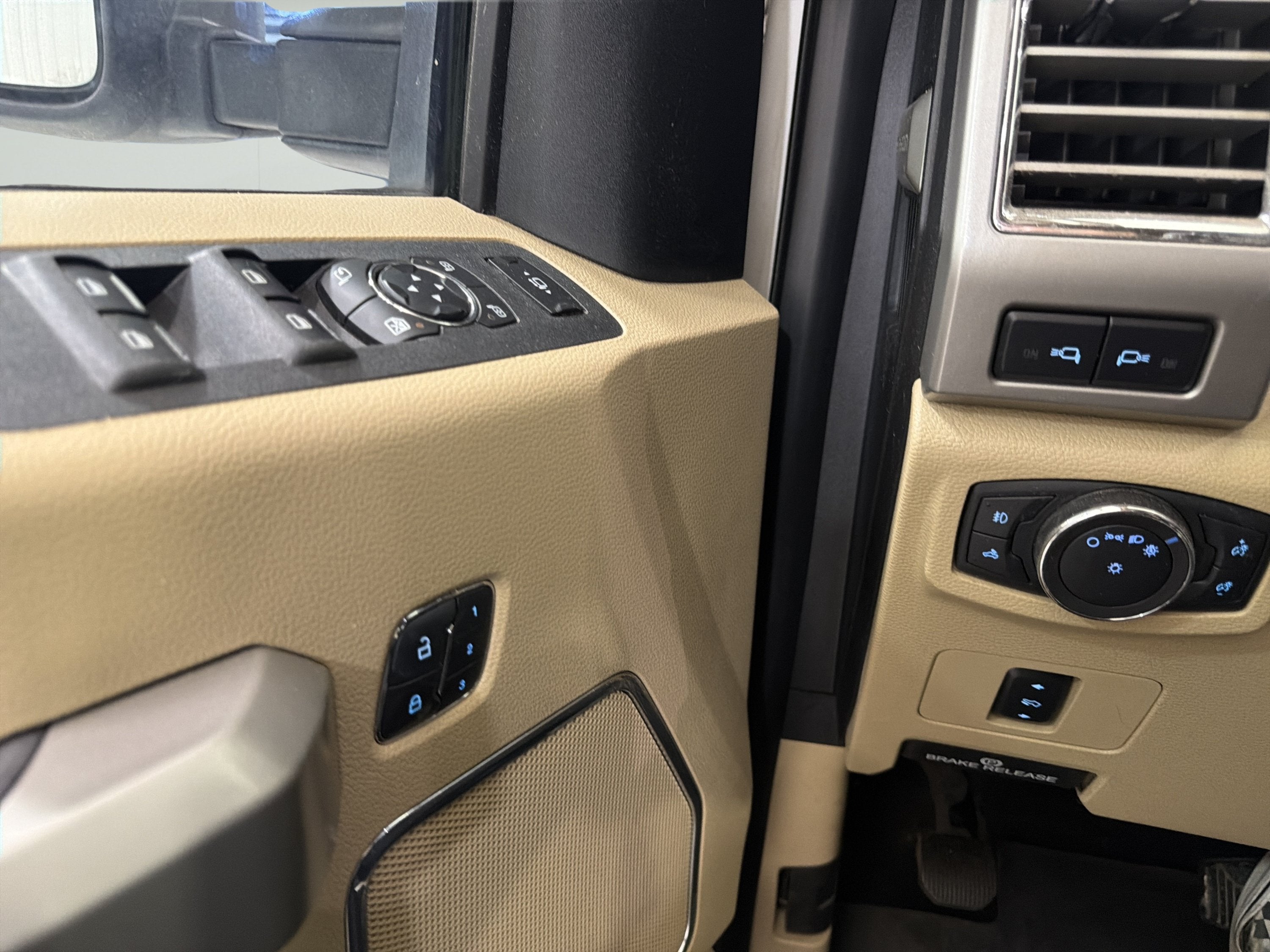 2017 Ford Super Duty F-350 SRW Lariat