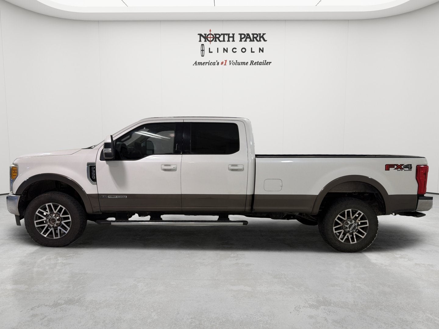 2017 Ford Super Duty F-350 SRW Lariat