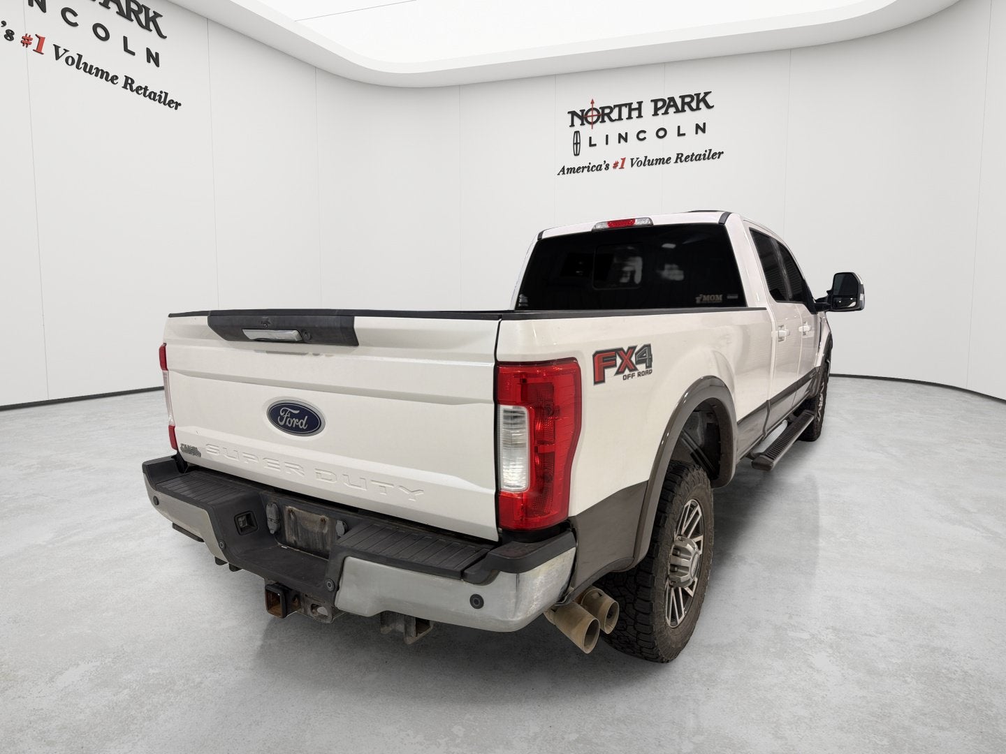 2017 Ford Super Duty F-350 SRW Lariat