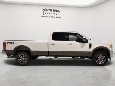 2017 Ford Super Duty F-350 SRW Lariat