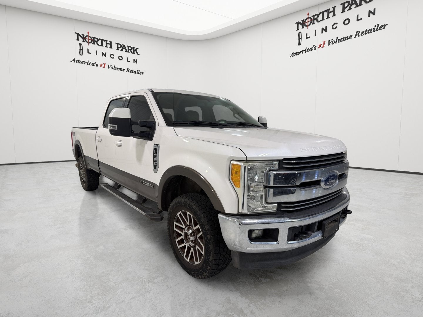 2017 Ford Super Duty F-350 SRW Lariat
