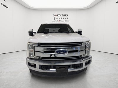 2017 Ford Super Duty F-350 SRW Lariat