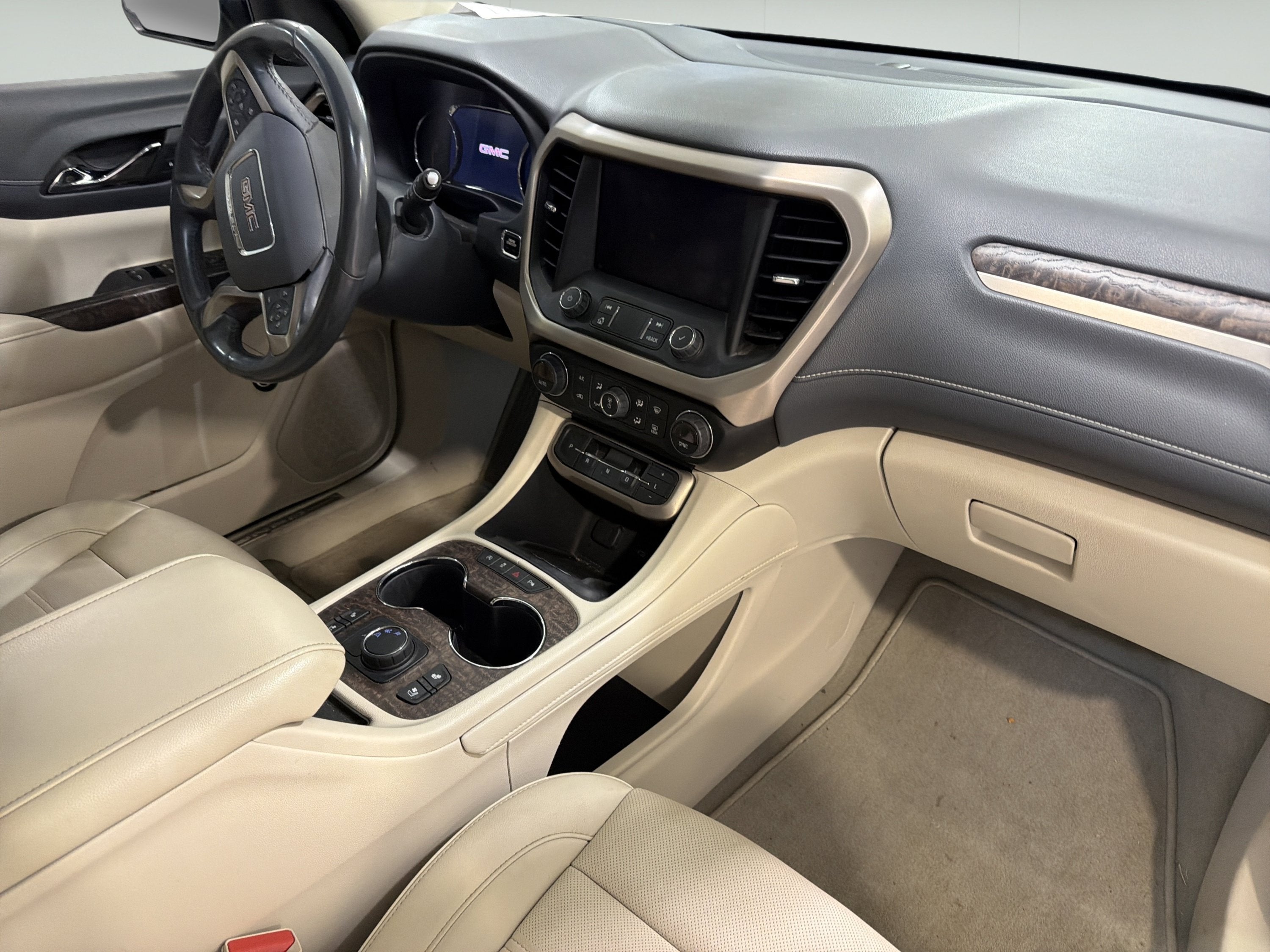 2022 GMC Acadia Denali