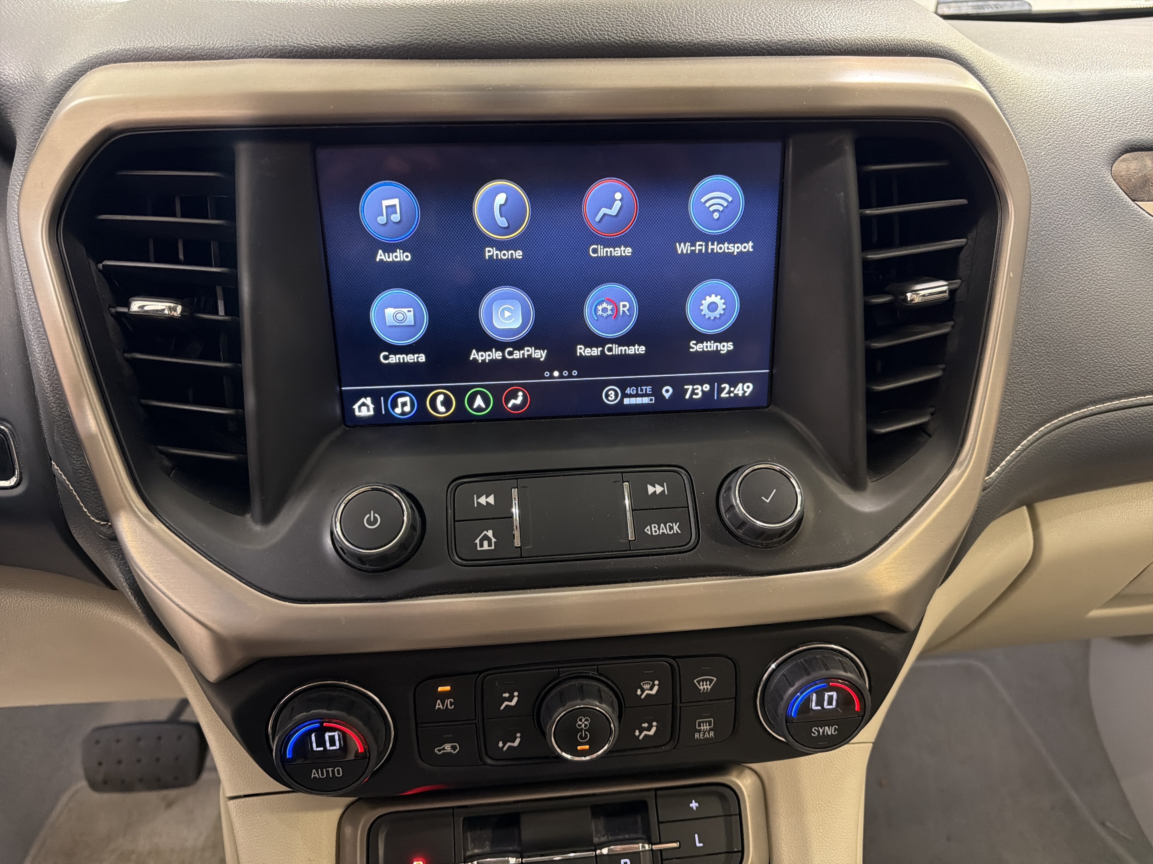 2022 GMC Acadia Denali