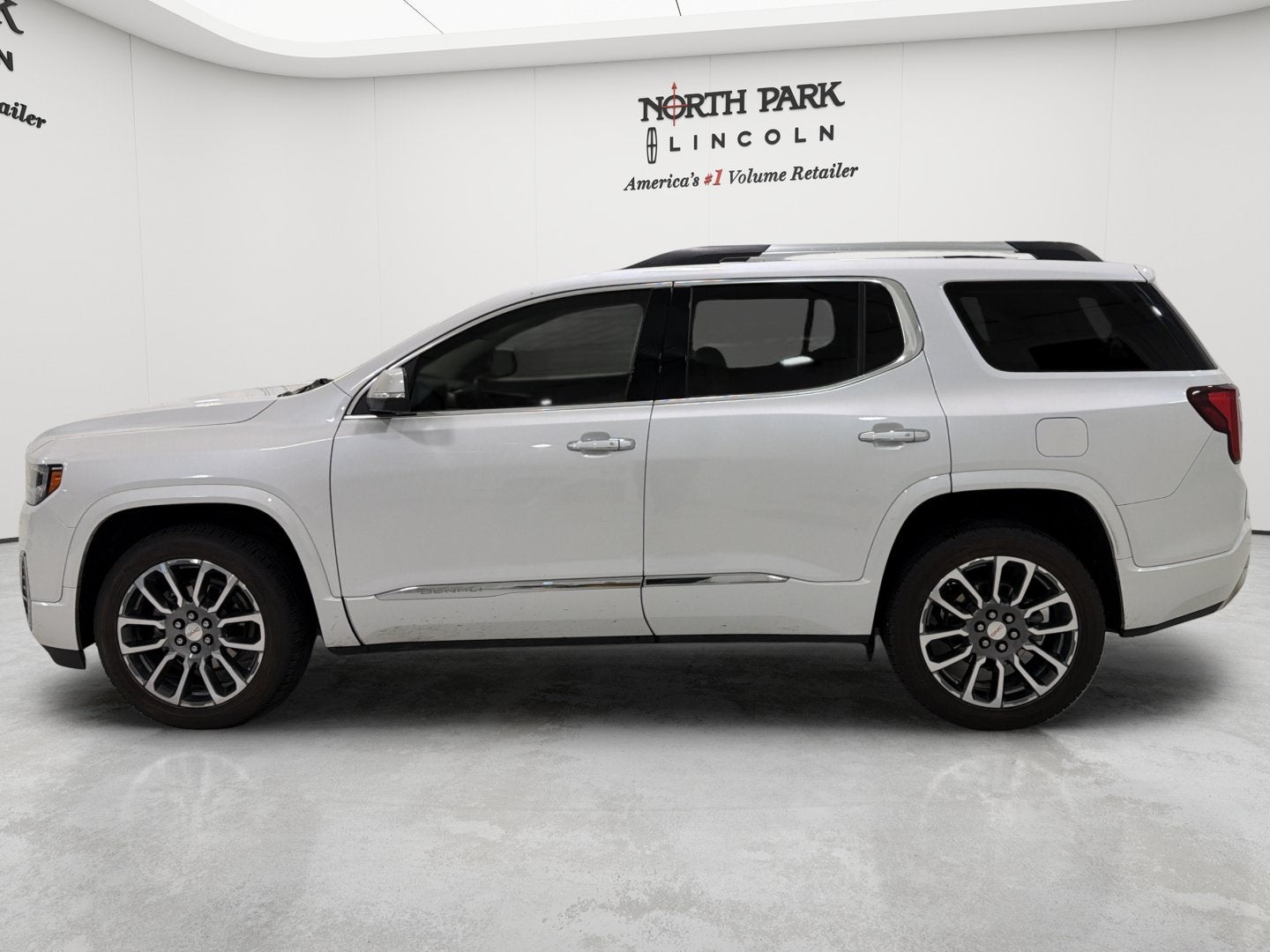 2022 GMC Acadia Denali