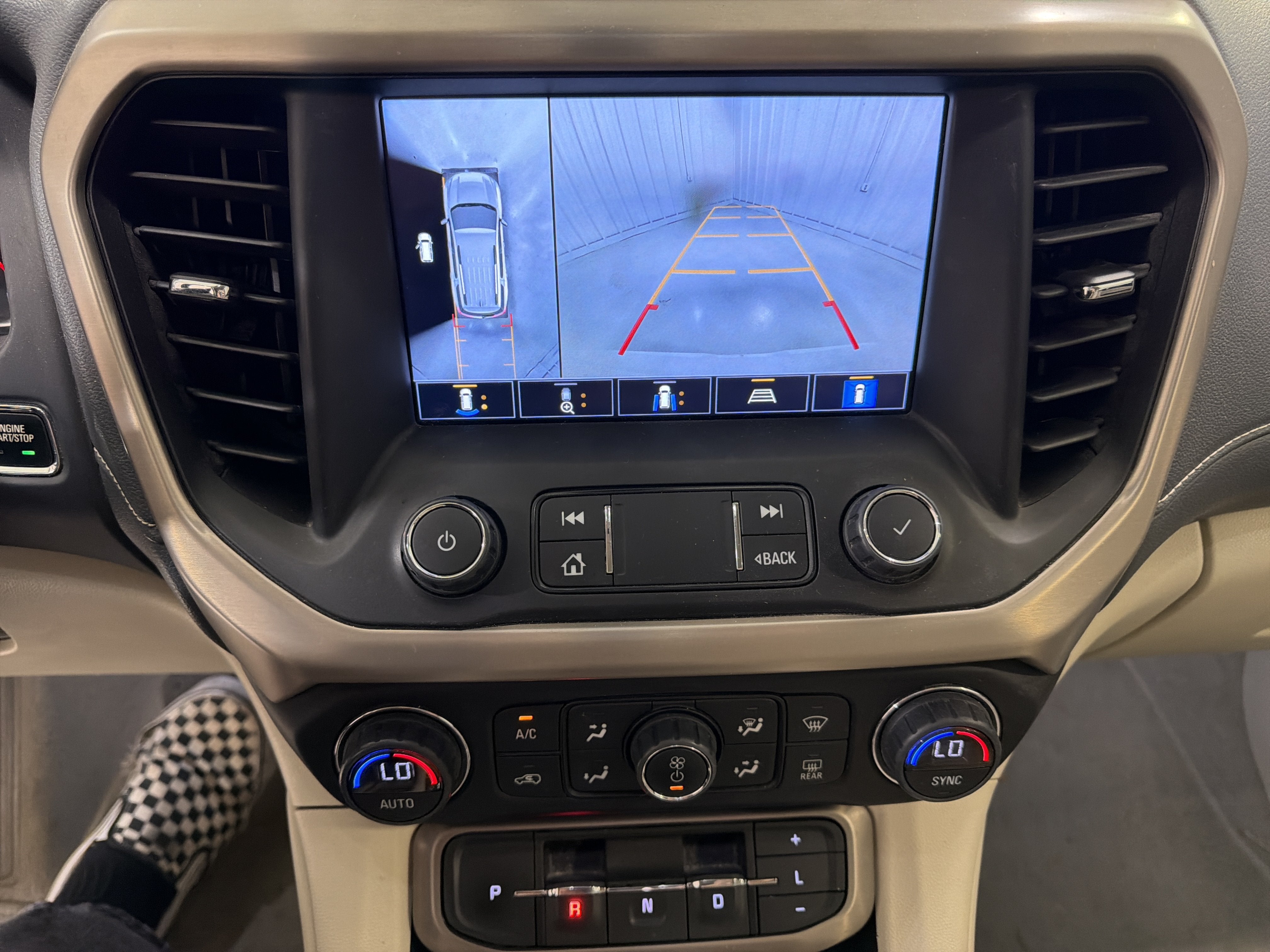 2022 GMC Acadia Denali