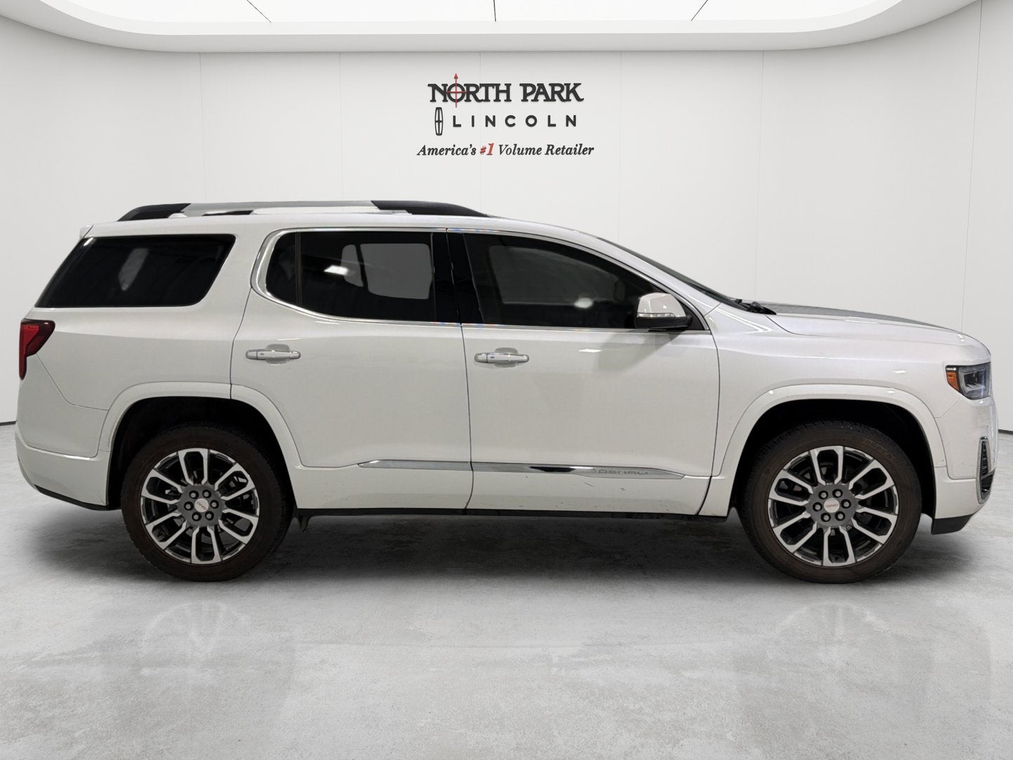 2022 GMC Acadia Denali