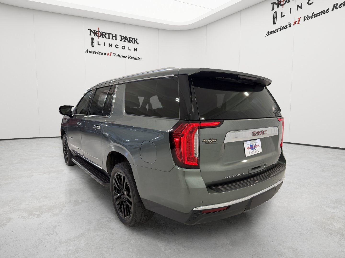 2023 GMC Yukon XL SLT