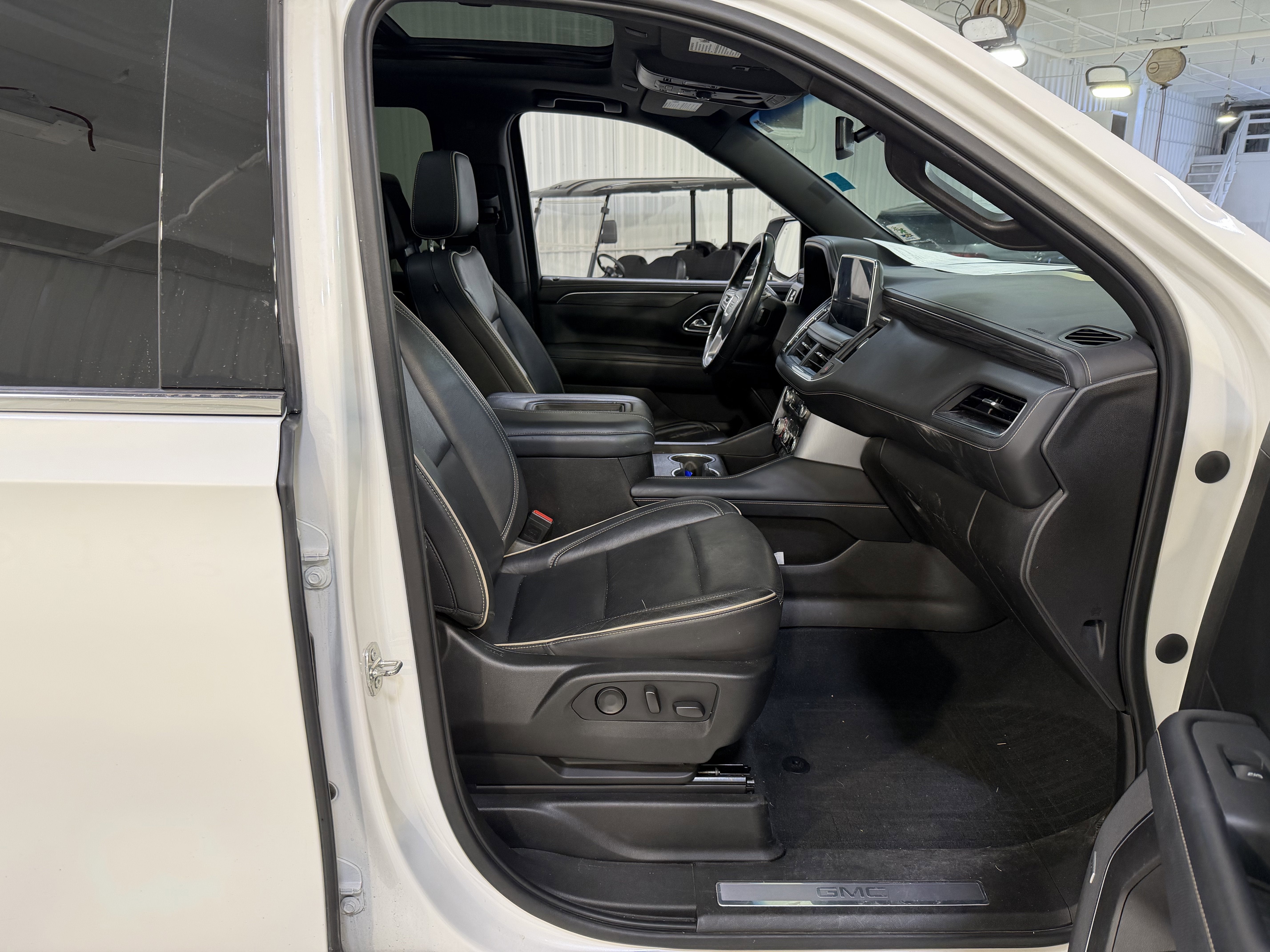 2021 GMC Yukon XL SLT