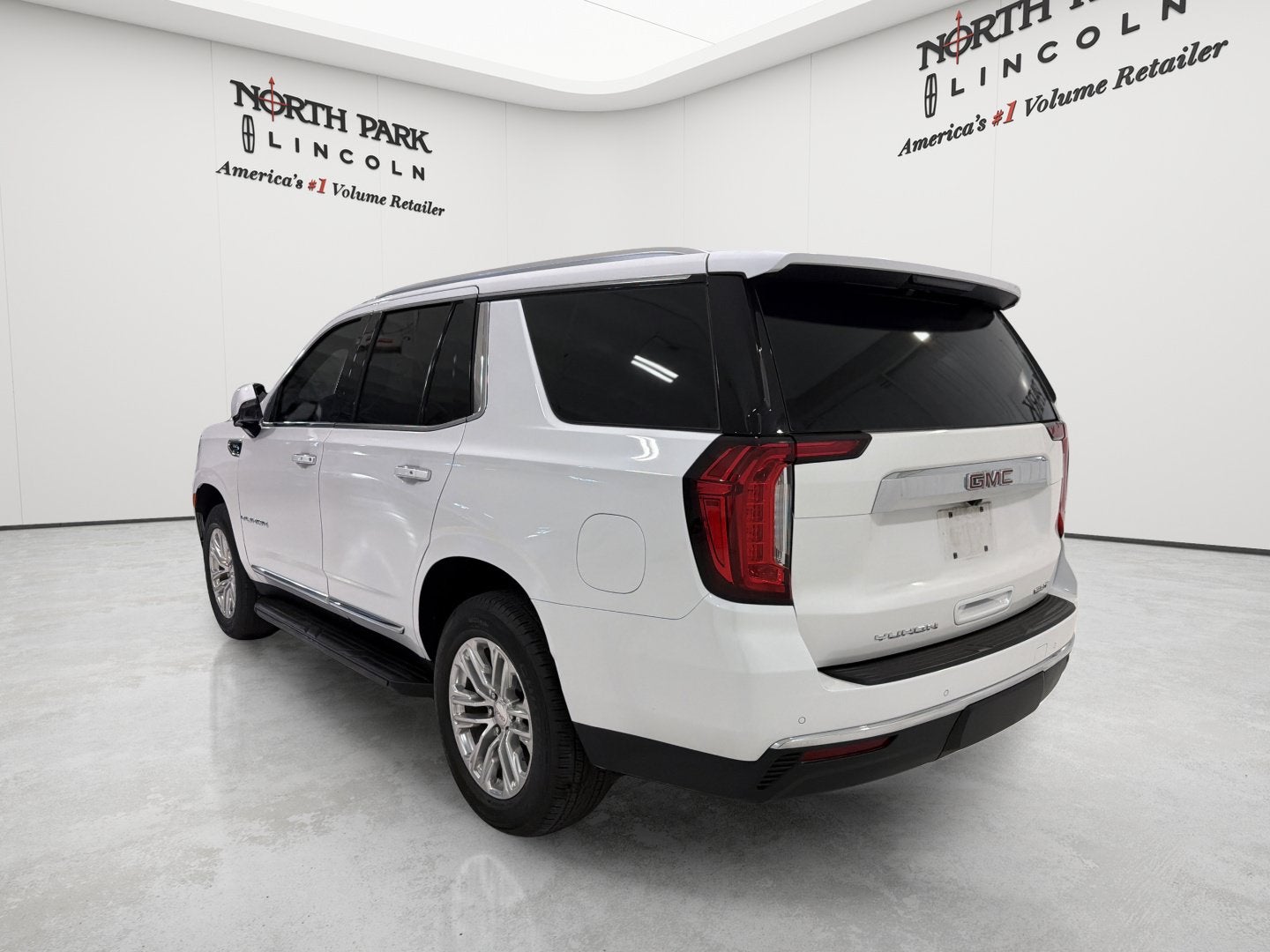 2023 GMC Yukon SLT