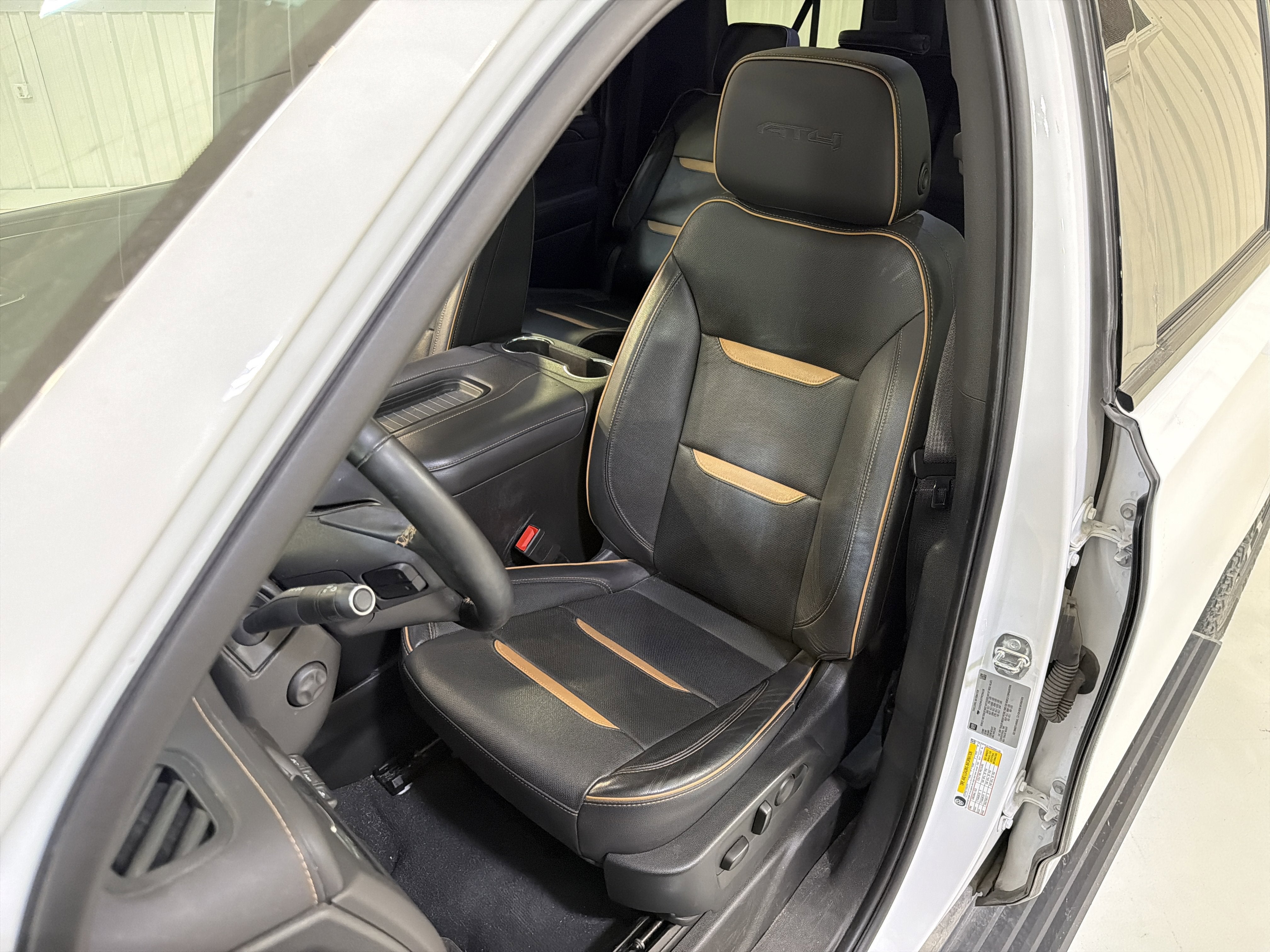 2023 GMC Yukon XL AT4
