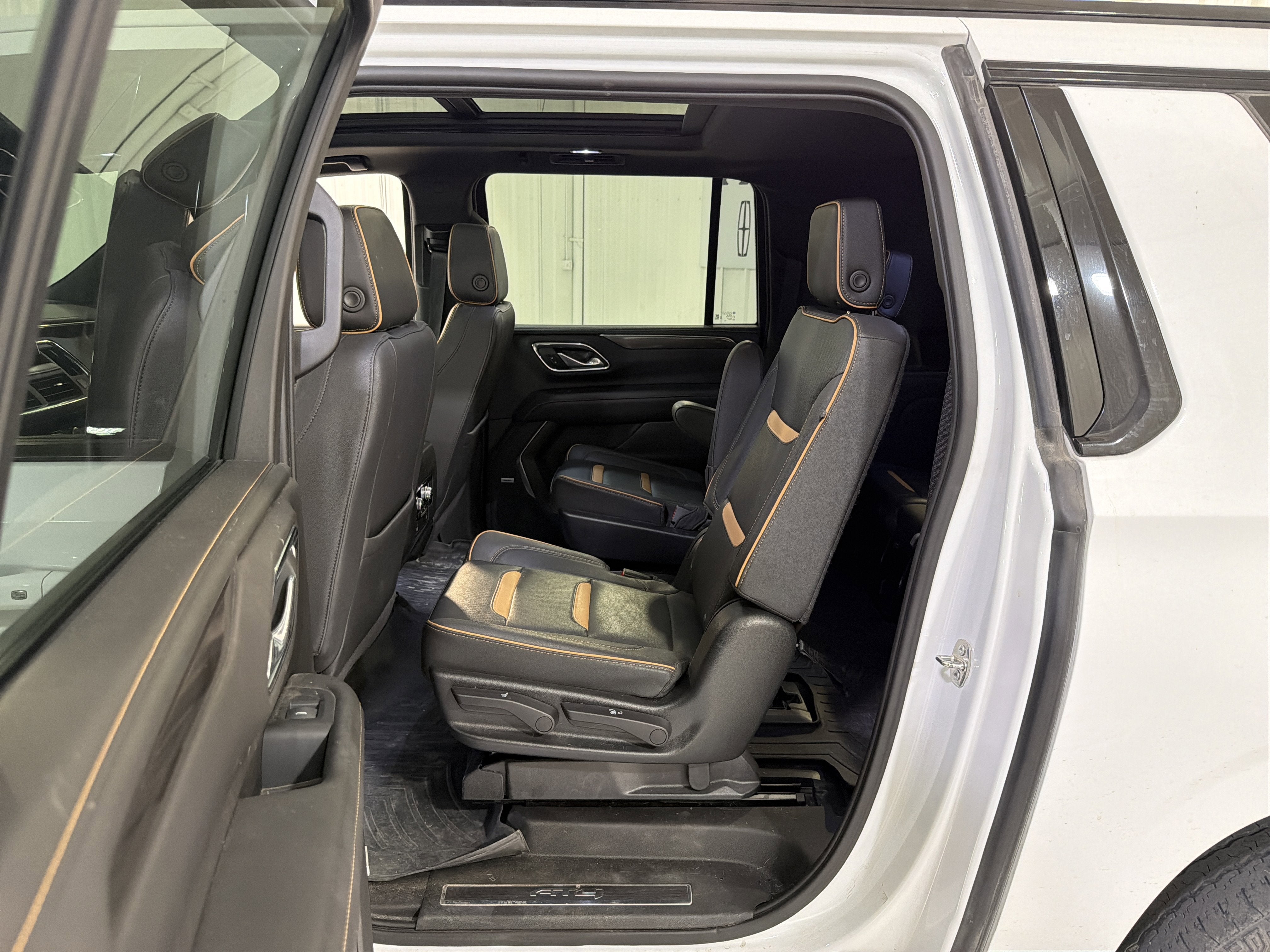 2023 GMC Yukon XL AT4