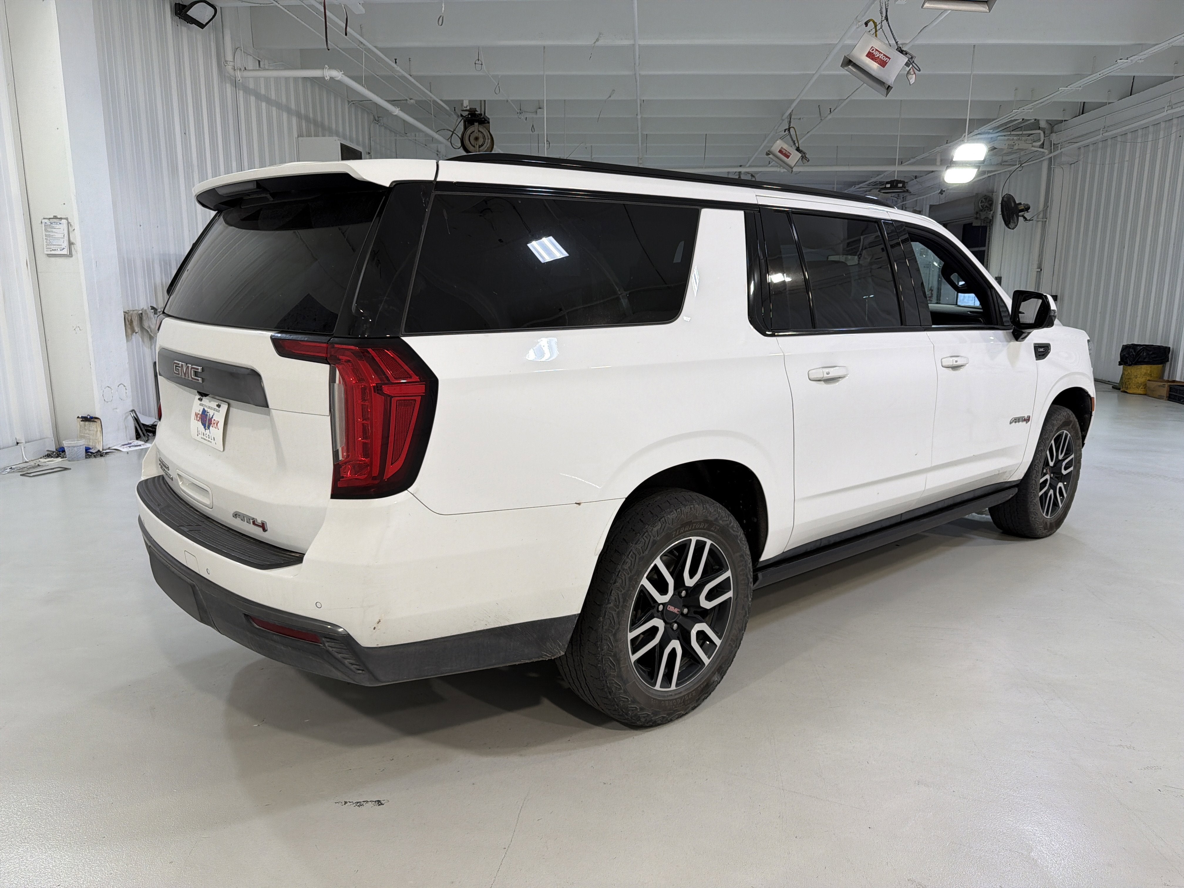 2023 GMC Yukon XL AT4