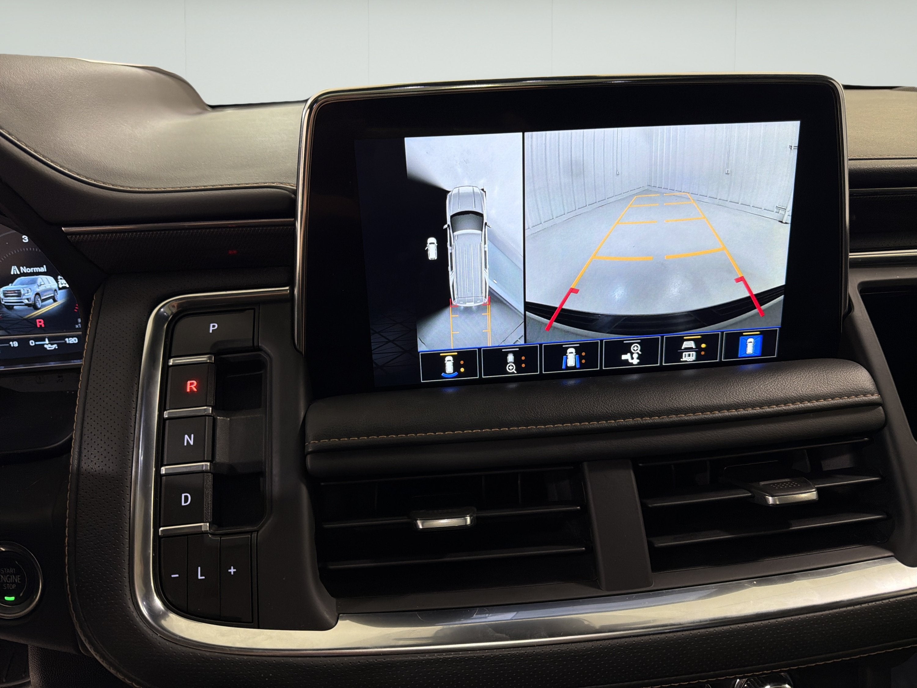 2023 GMC Yukon XL AT4