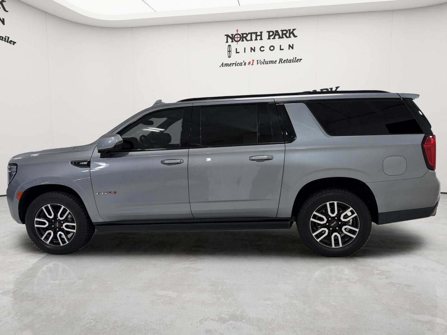 2023 GMC Yukon XL AT4