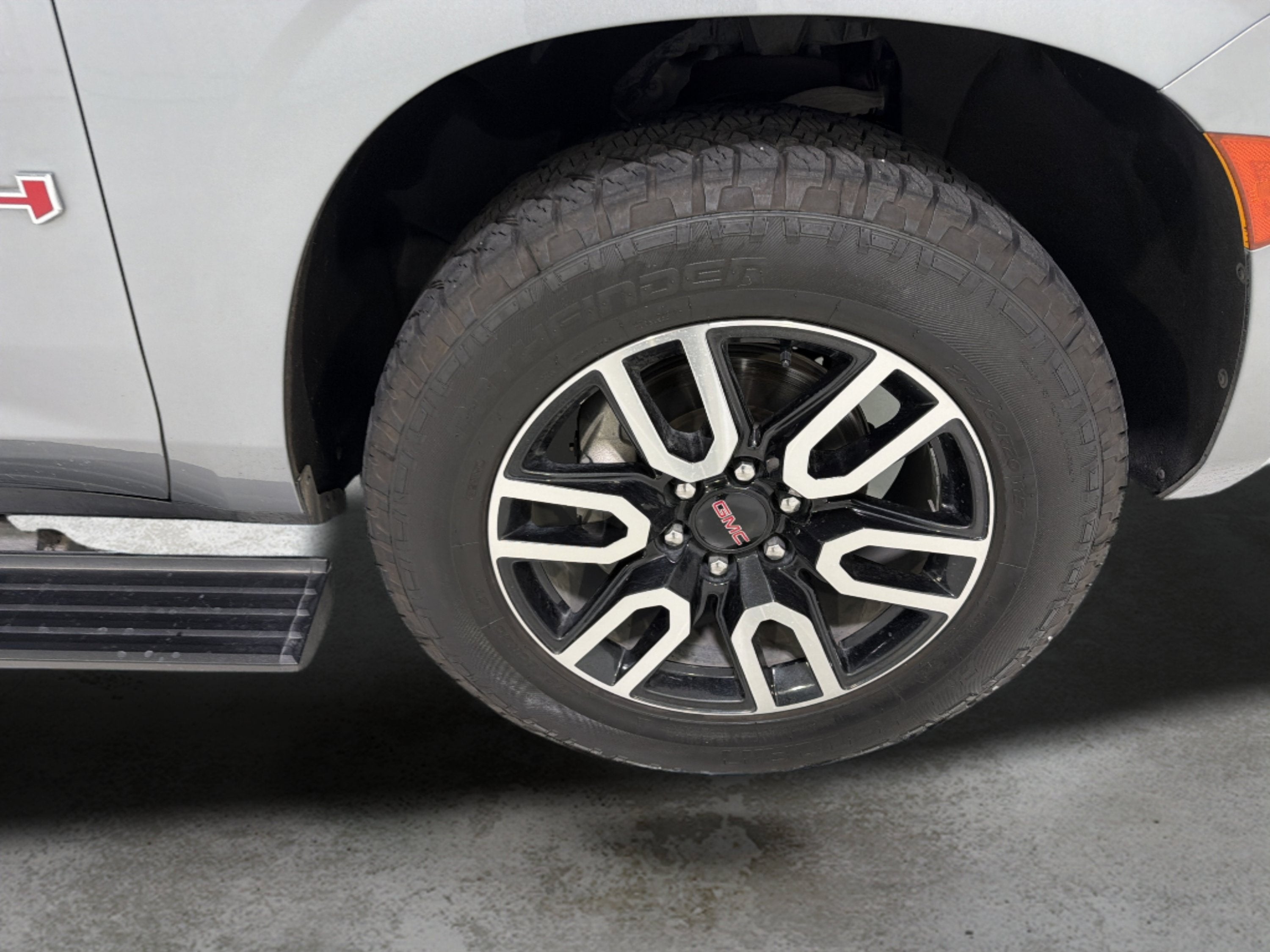 2023 GMC Yukon XL AT4