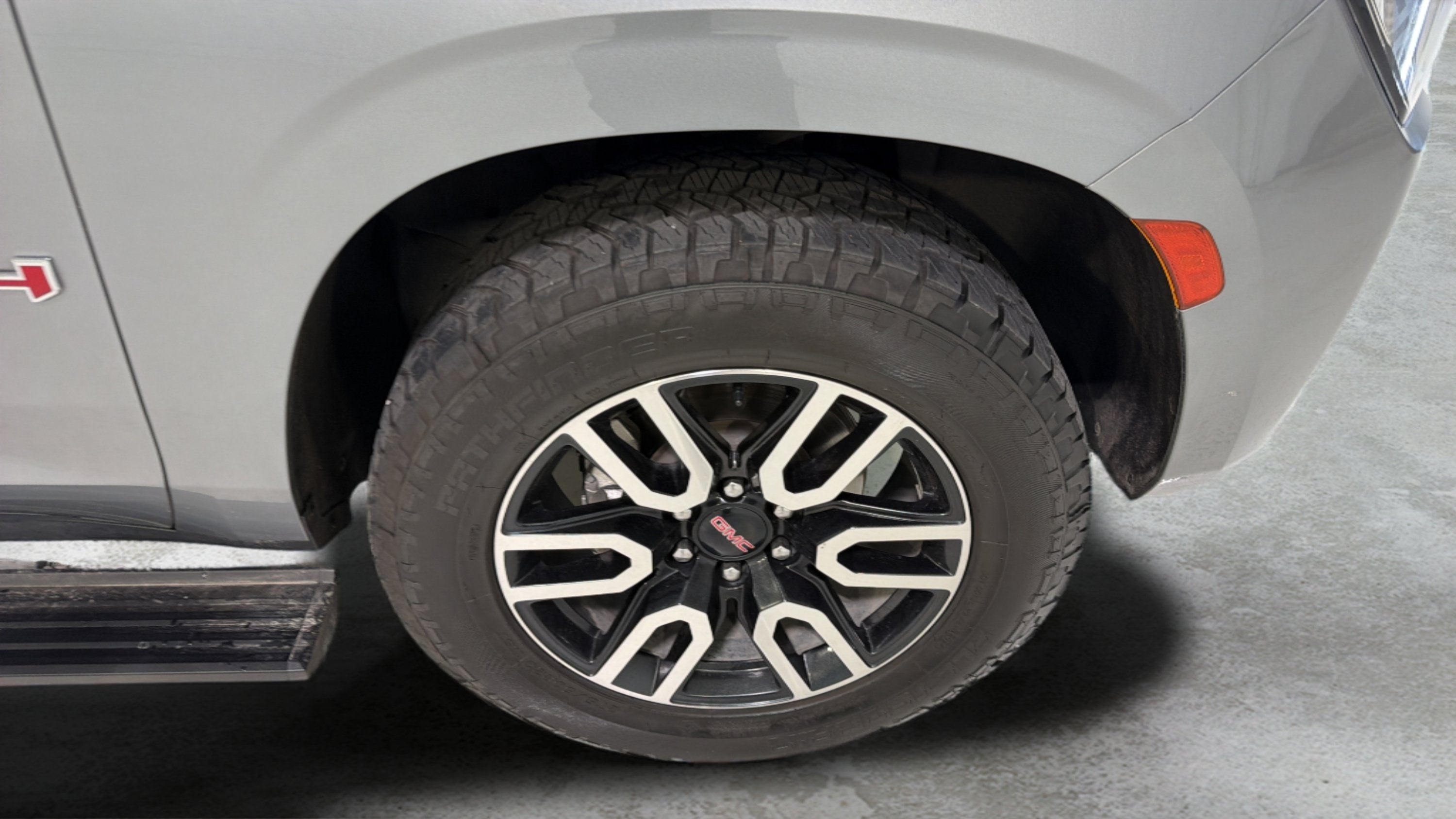 2023 GMC Yukon XL AT4