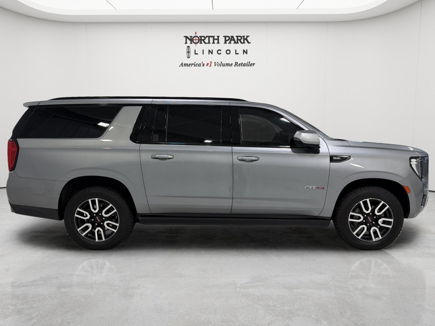 2023 GMC Yukon XL AT4