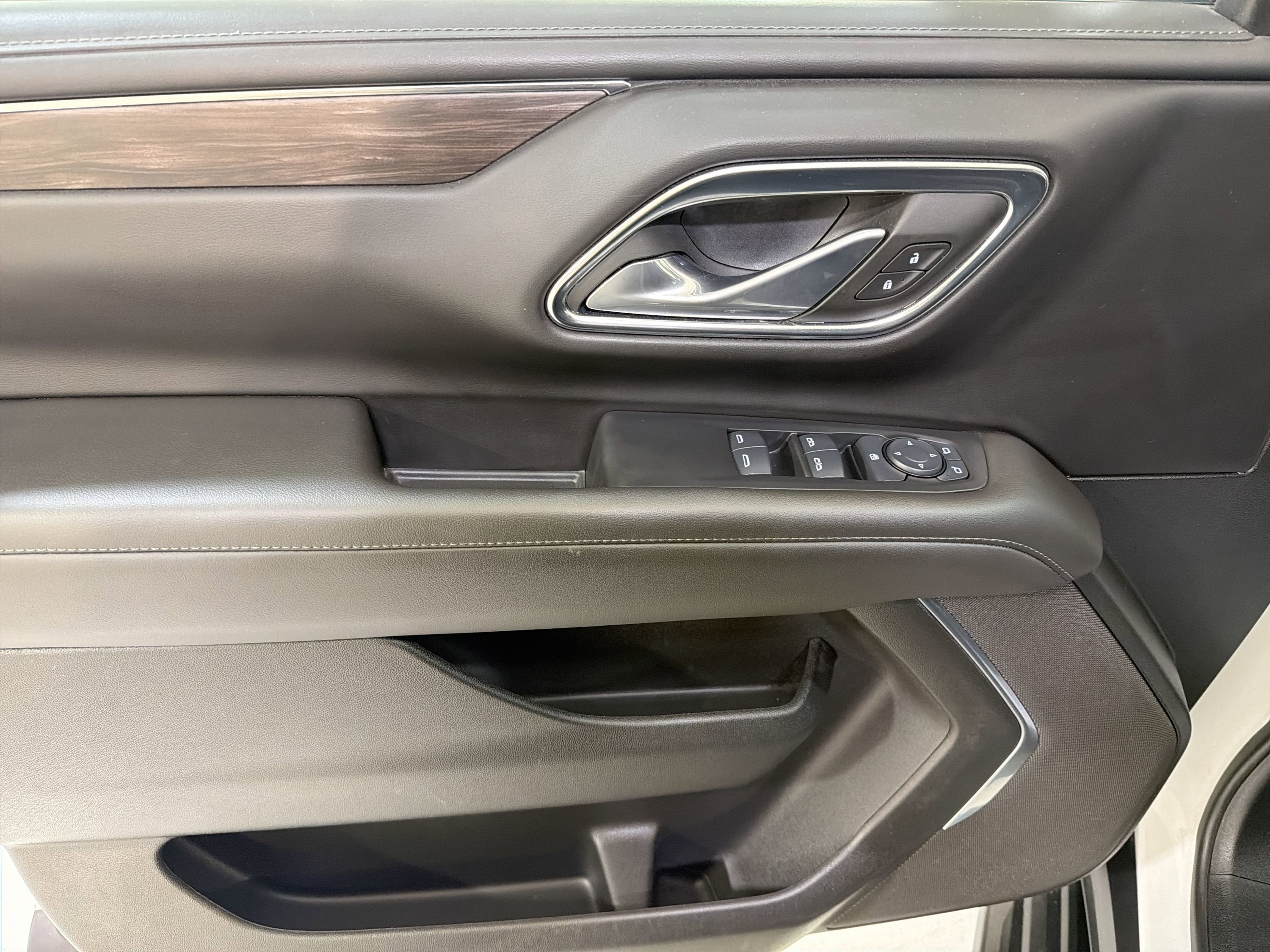 2024 Chevrolet Suburban LS