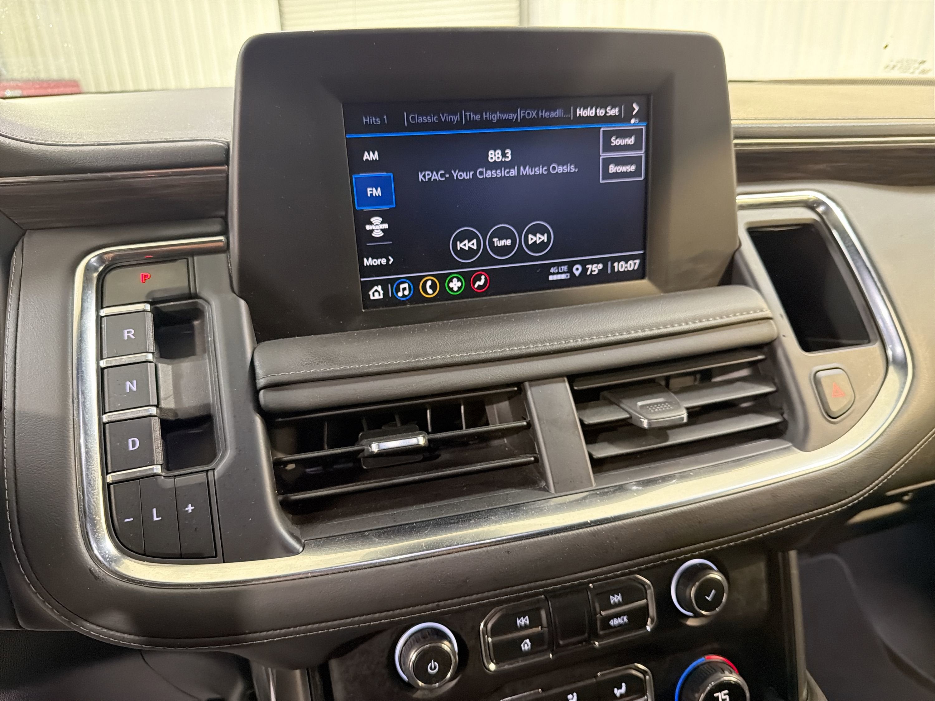 2024 Chevrolet Suburban LS