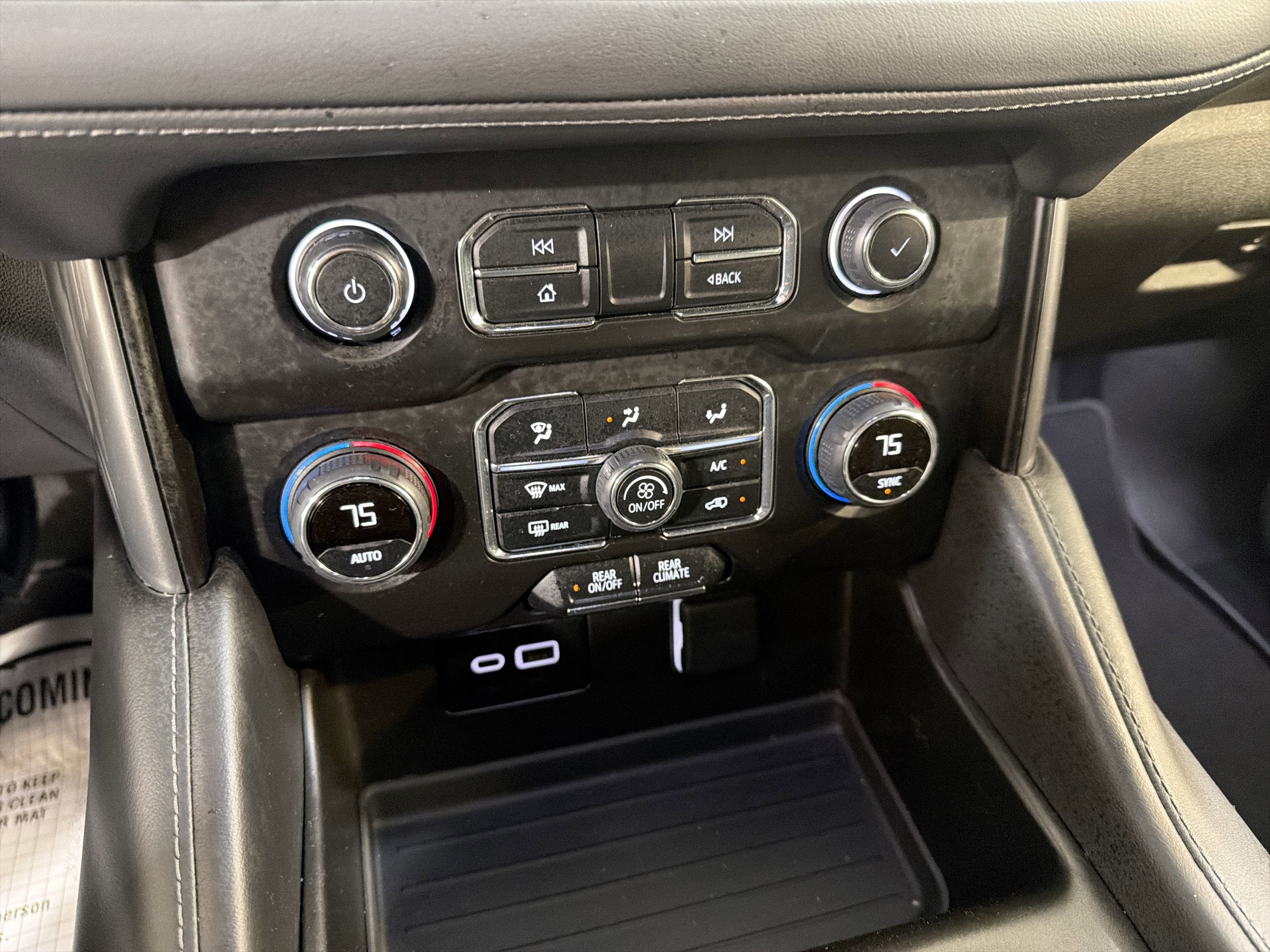 2024 Chevrolet Suburban LS