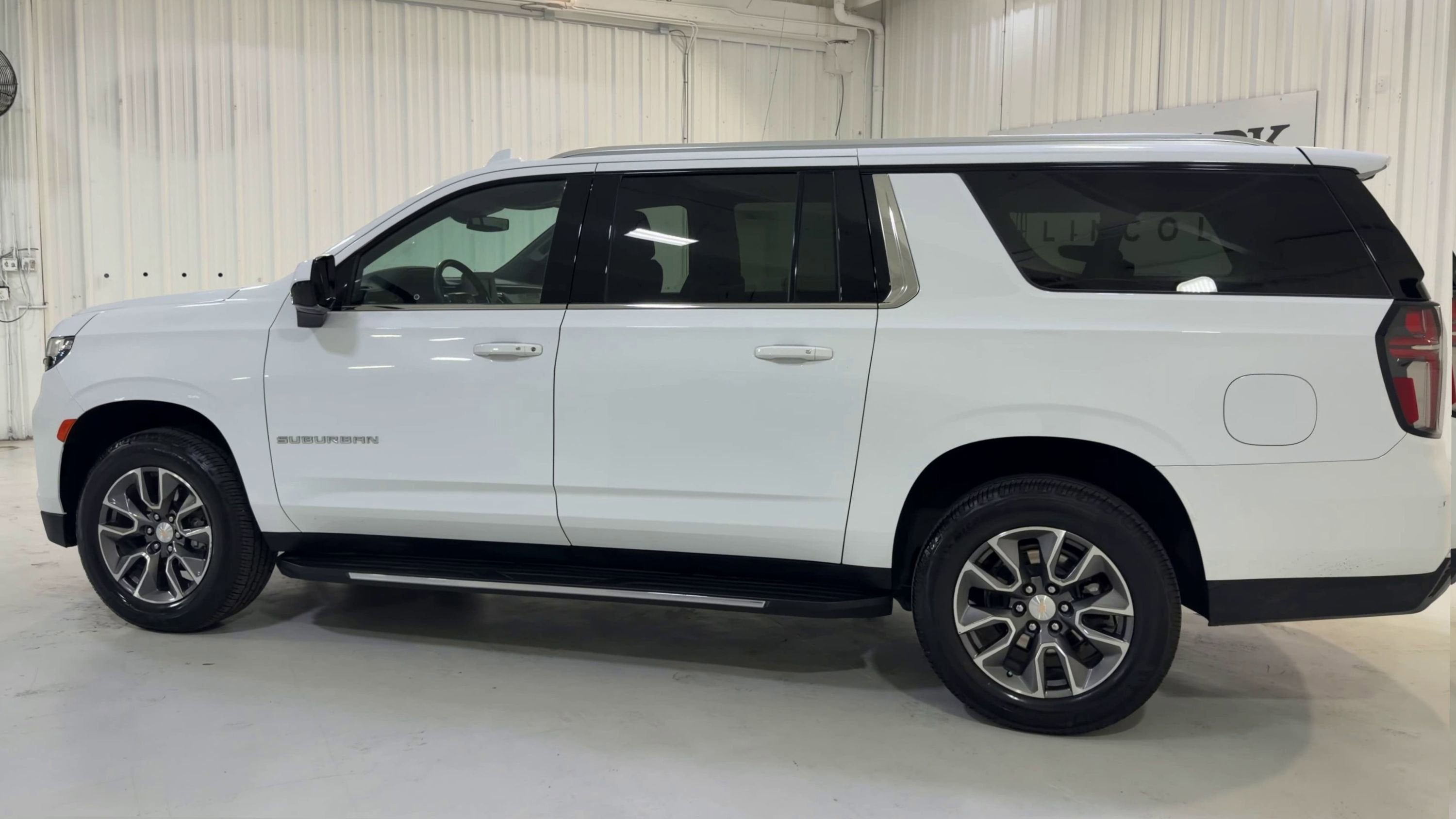 2024 Chevrolet Suburban LS