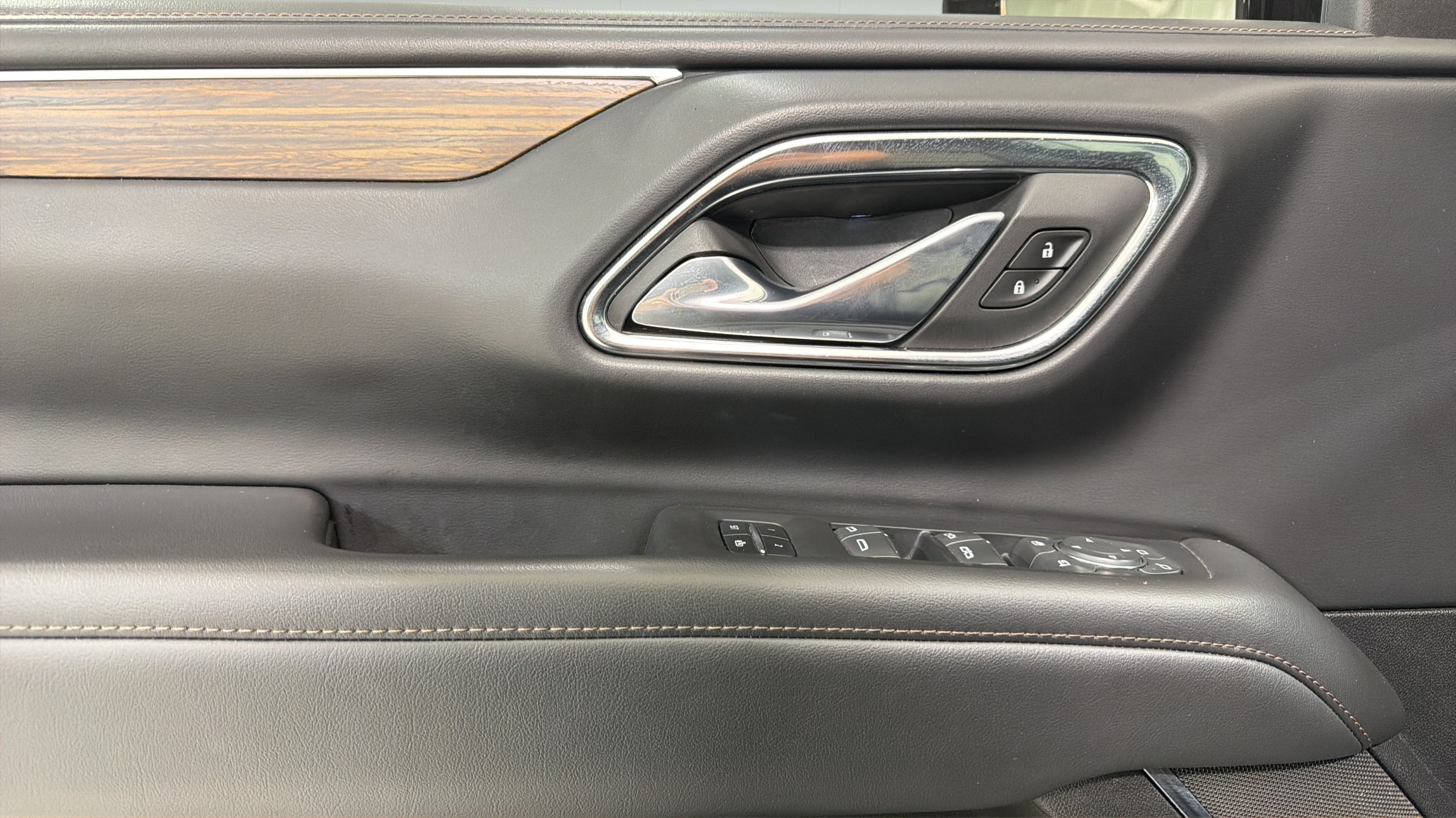 2023 Chevrolet Suburban High Country