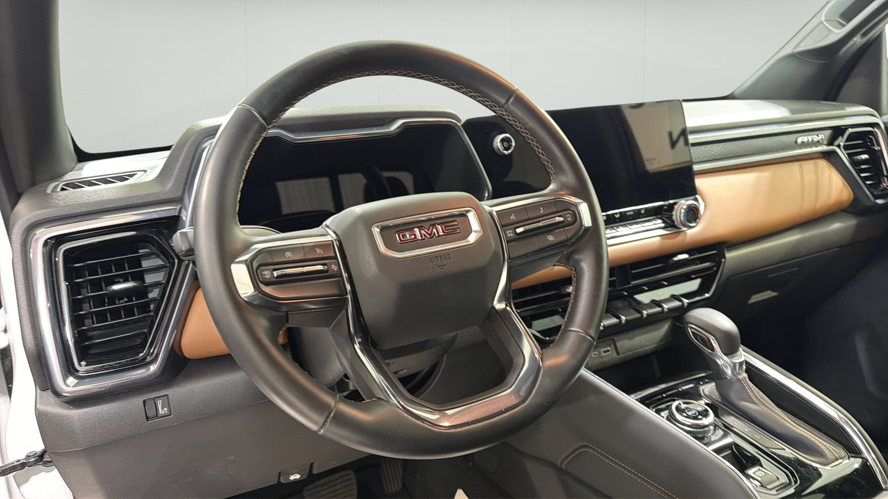 2024 GMC Canyon 4WD AT4