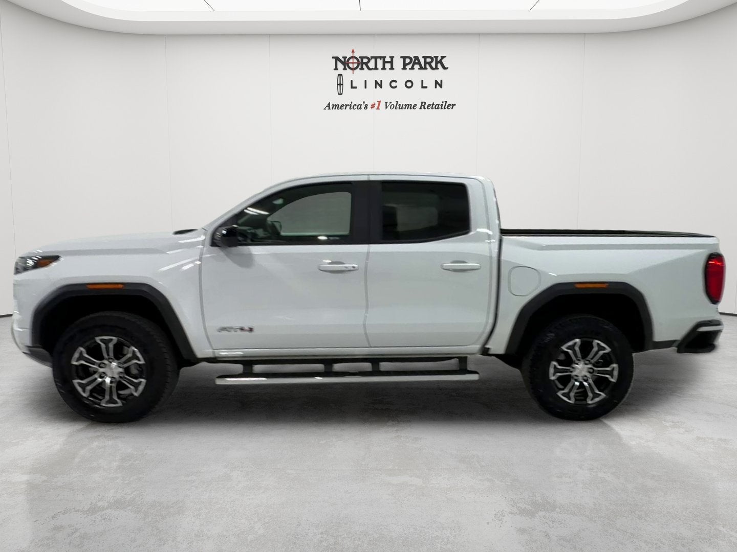 2024 GMC Canyon 4WD AT4