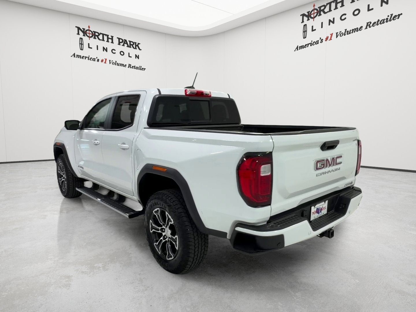 2024 GMC Canyon 4WD AT4