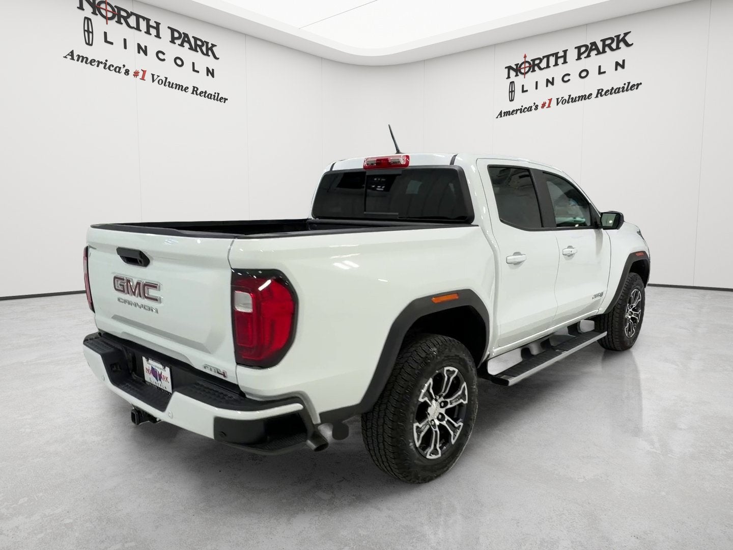 2024 GMC Canyon 4WD AT4