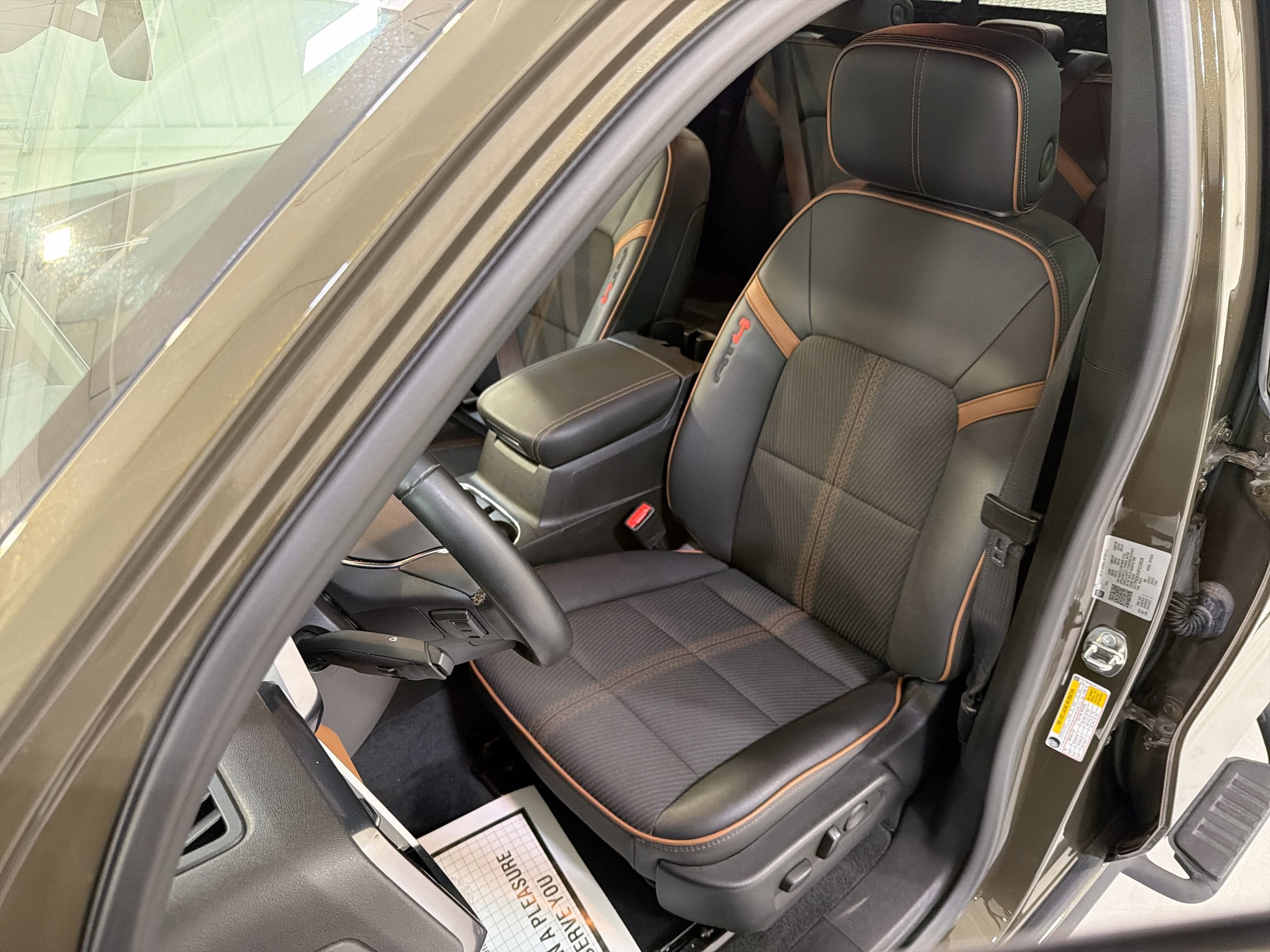 2023 GMC Canyon 4WD AT4