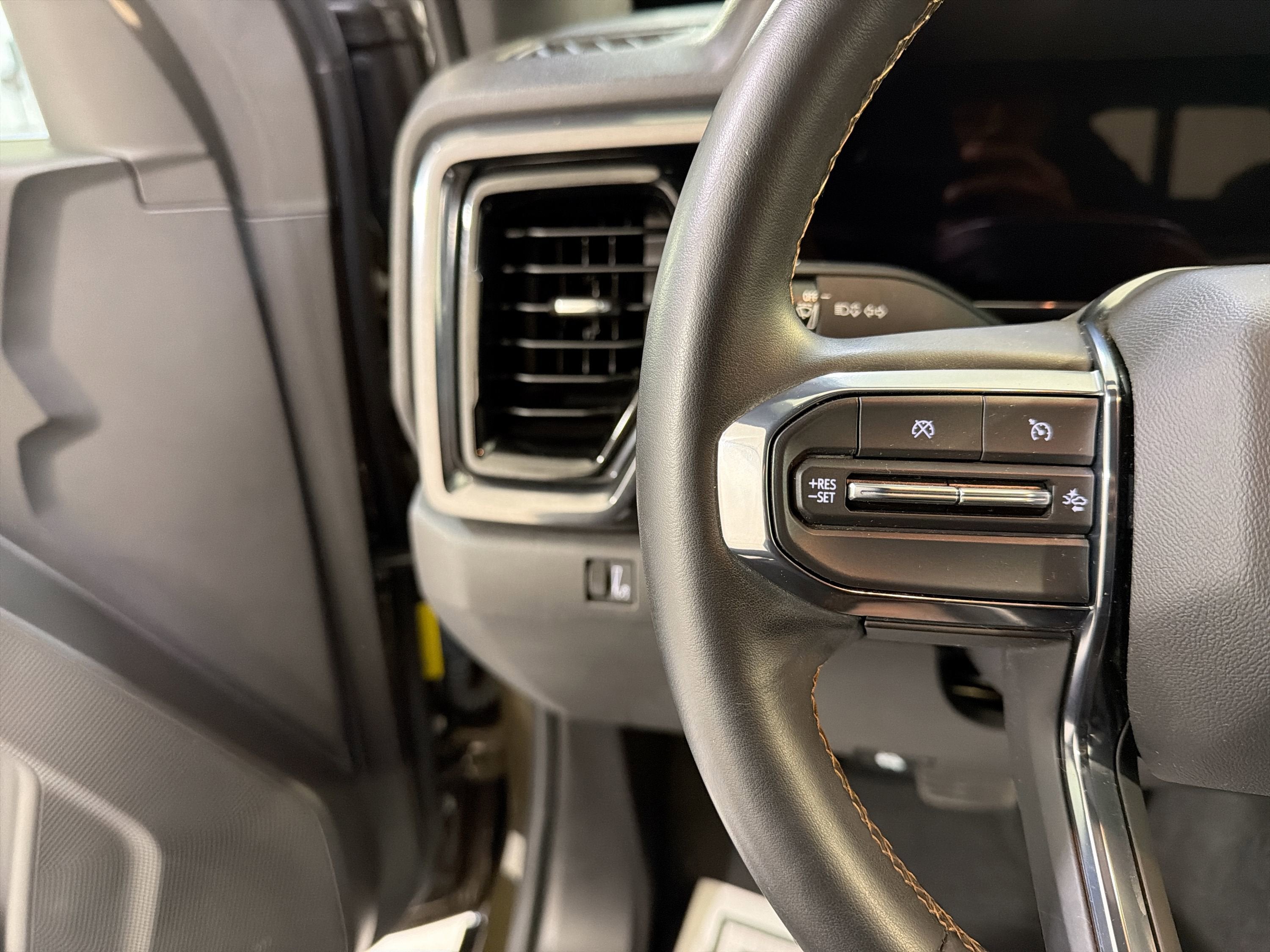 2023 GMC Canyon 4WD AT4