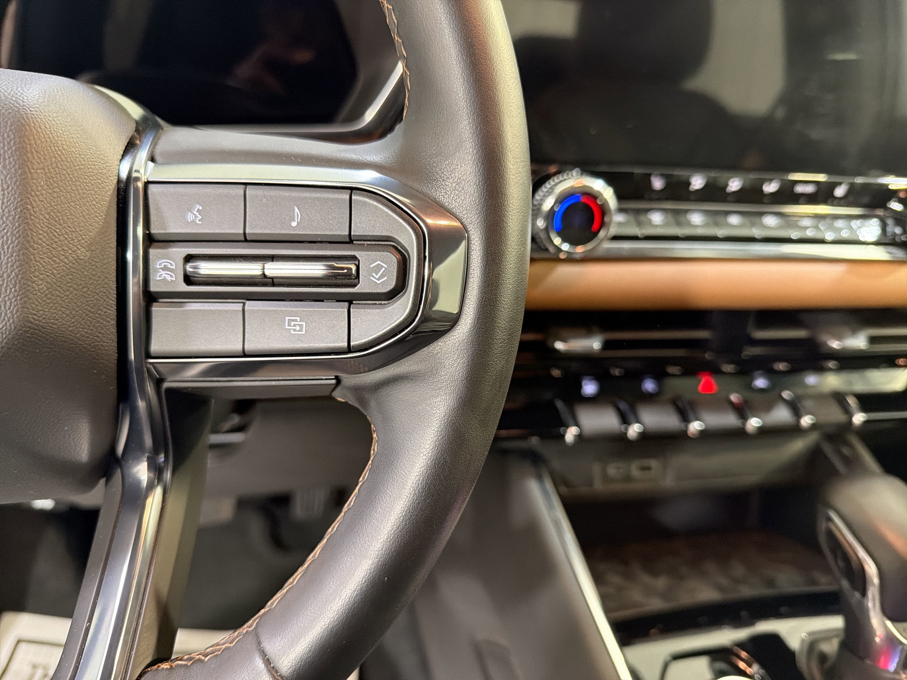 2023 GMC Canyon 4WD AT4