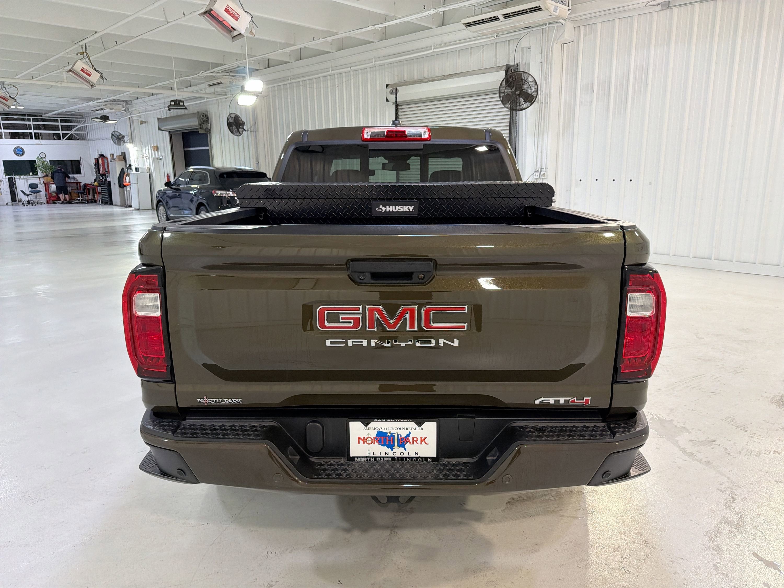 2023 GMC Canyon 4WD AT4