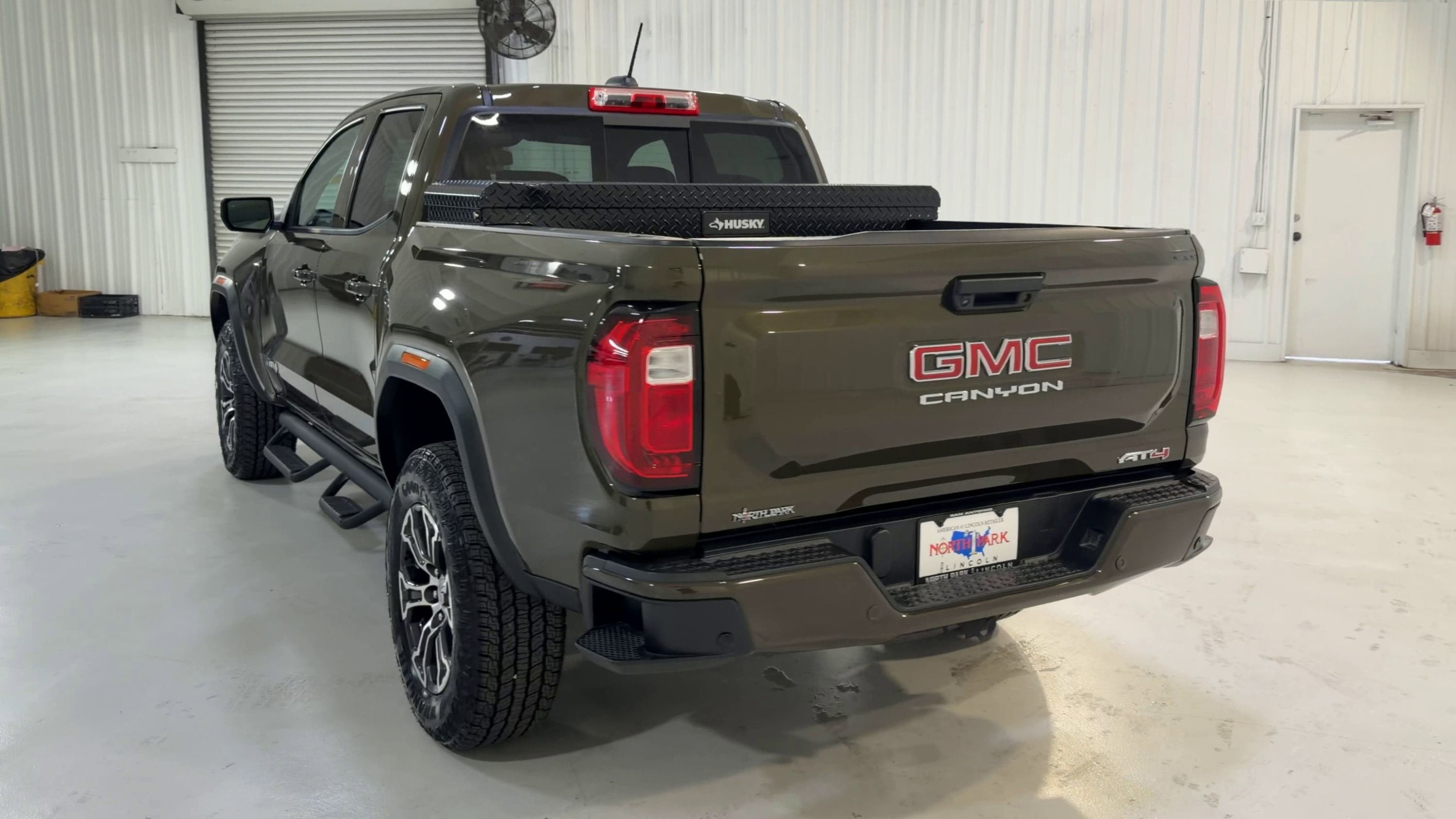 2023 GMC Canyon 4WD AT4