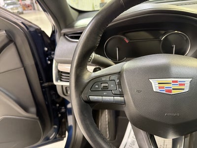 2022 Cadillac XT4 AWD Luxury