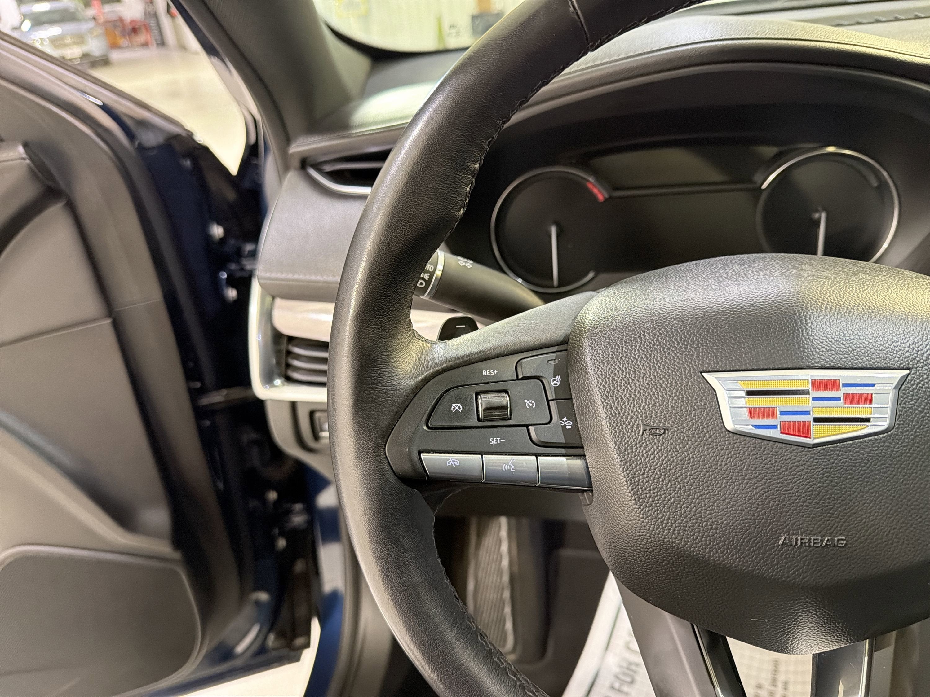 2022 Cadillac XT4 AWD Luxury