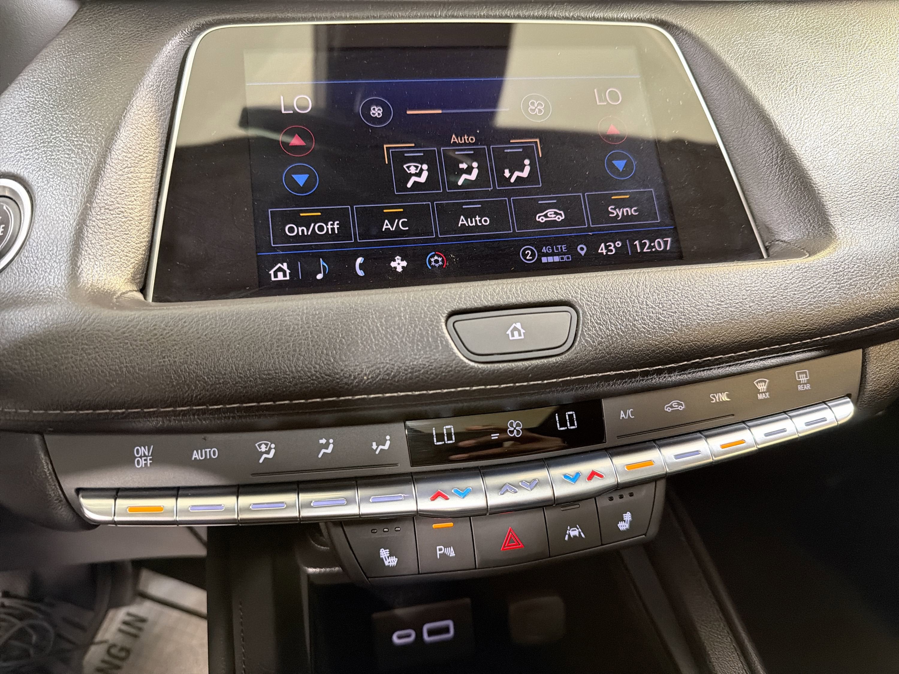 2022 Cadillac XT4 AWD Luxury