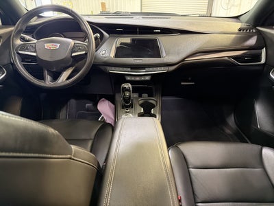 2022 Cadillac XT4 AWD Luxury